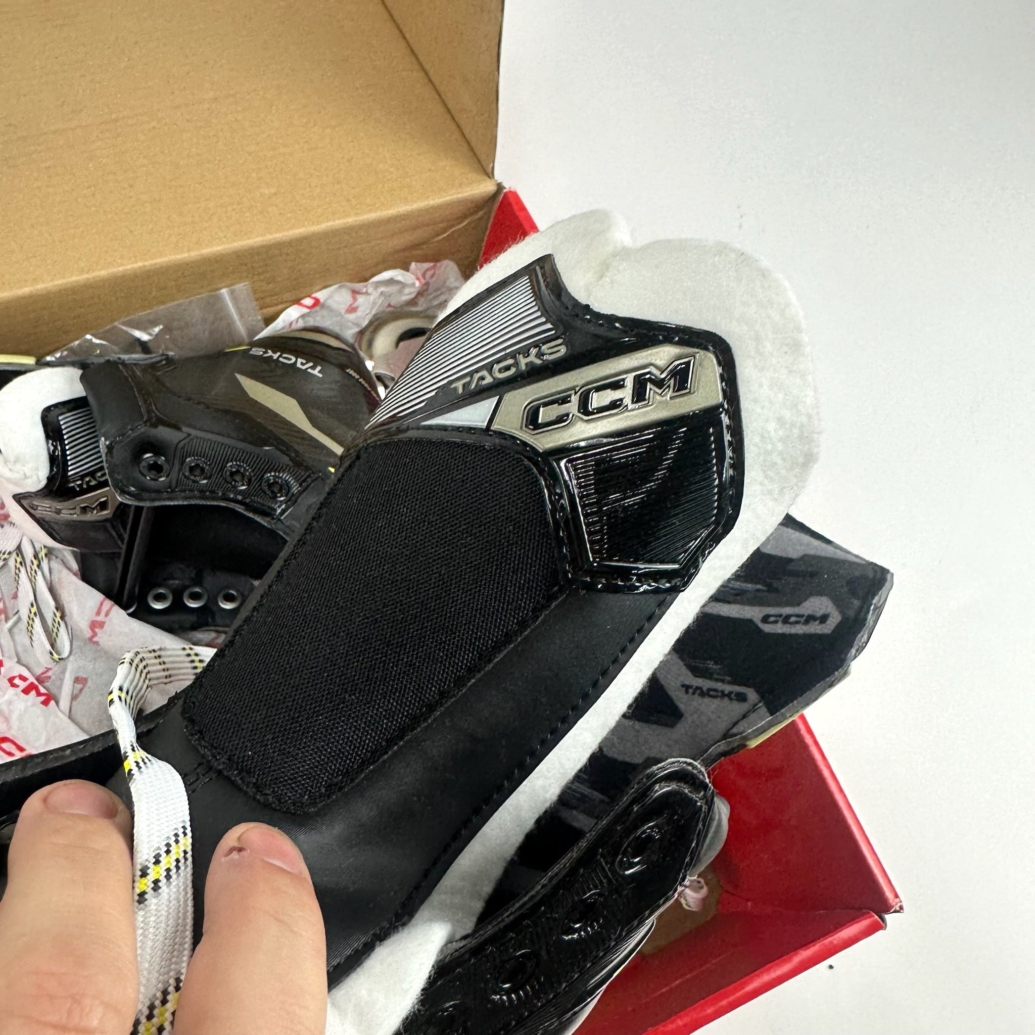 New CCM Tacks AS580 Roller Blades | Size 8 R | K37