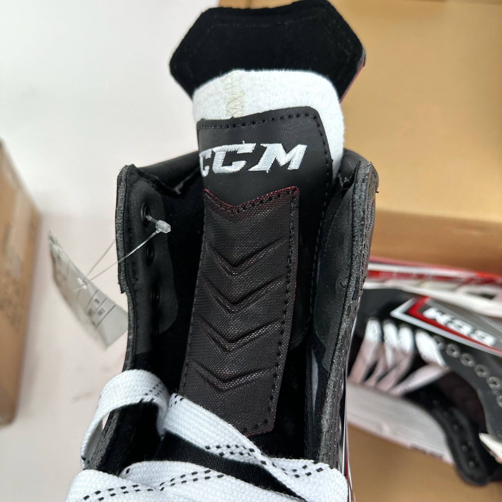 New CCM Jetspeed FT2 Skates | Size 8 D | M318