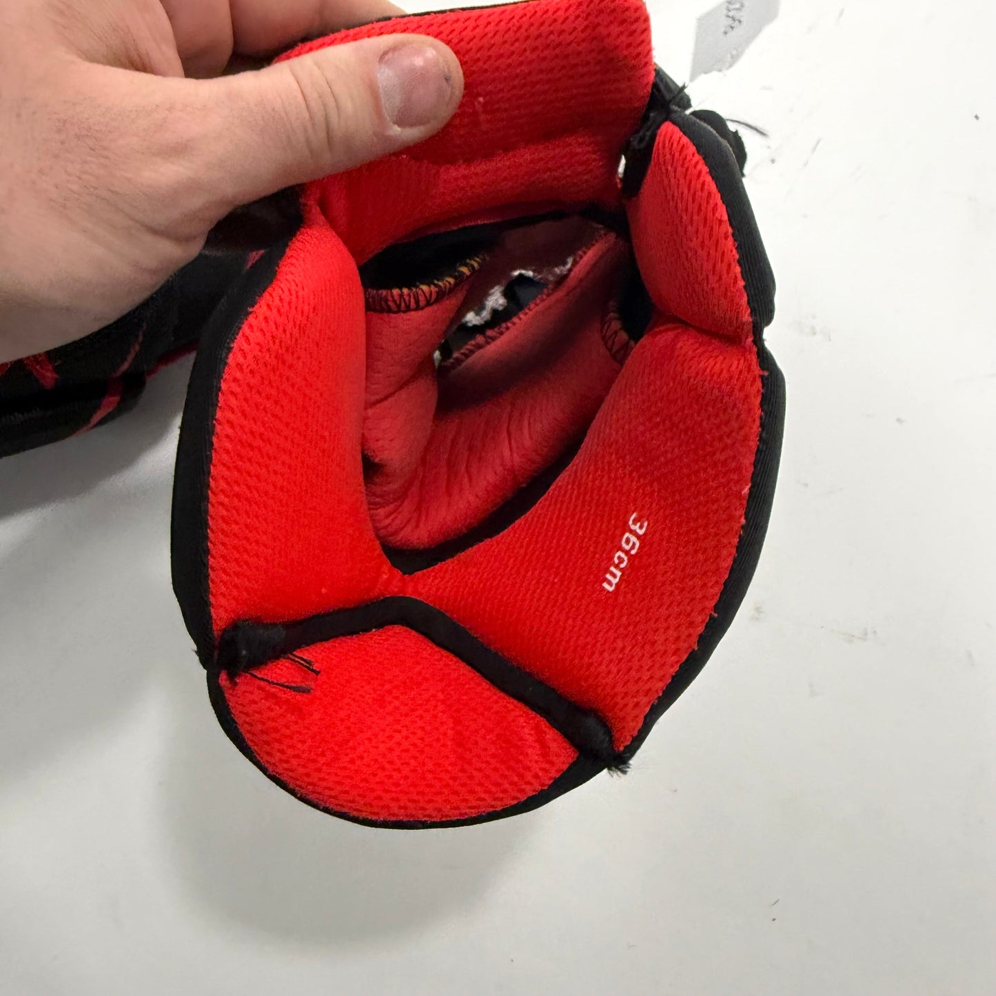 Used Black and Red Chicago Blackhawks Bauer Vapor 1X Gloves | 14" | BH279