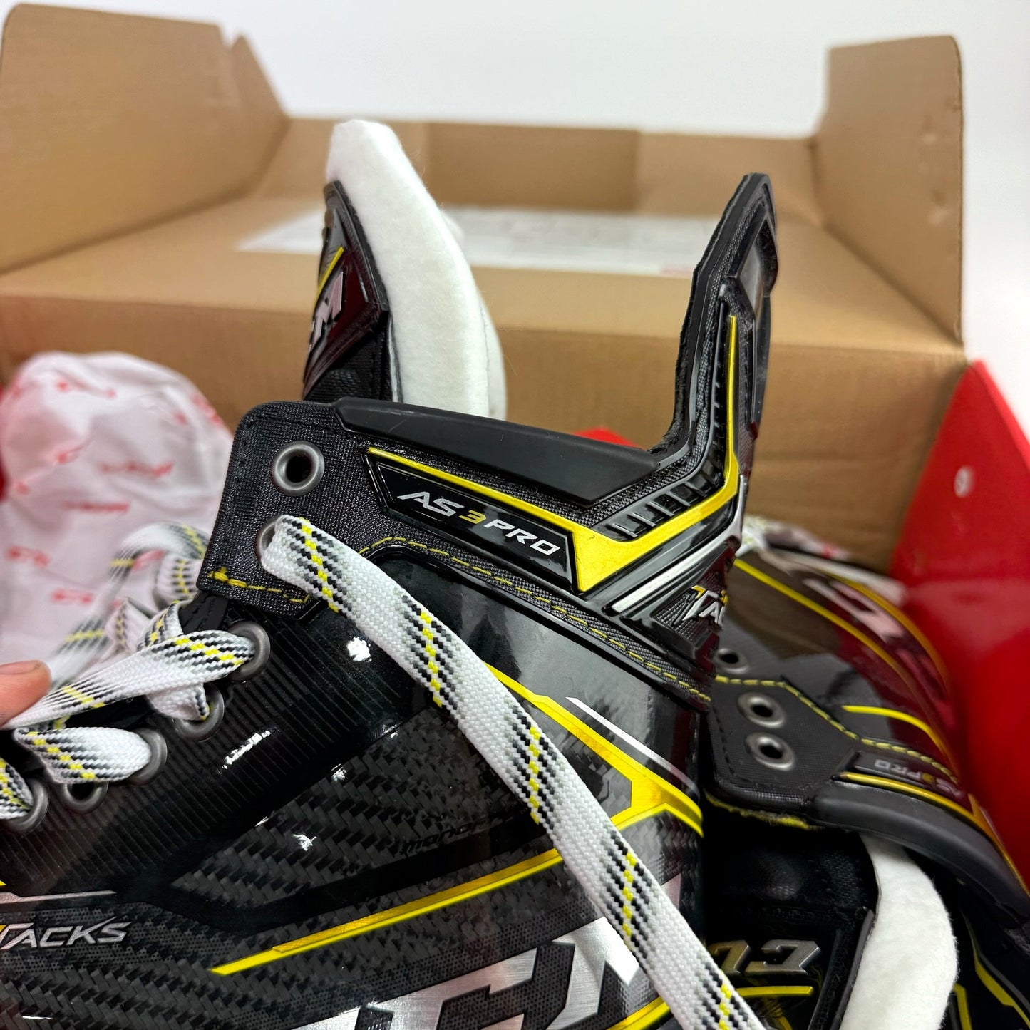 New CCM Tacks AS3 Pro Skates | Intermediate 6D | CCM442