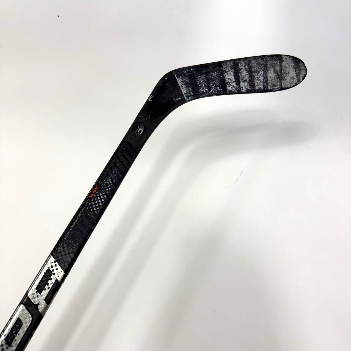 Used Right Orange Supreme 2S Pro | 82 Flex Custom P28 Curve Grip | AB189 - Top Flight Hockey