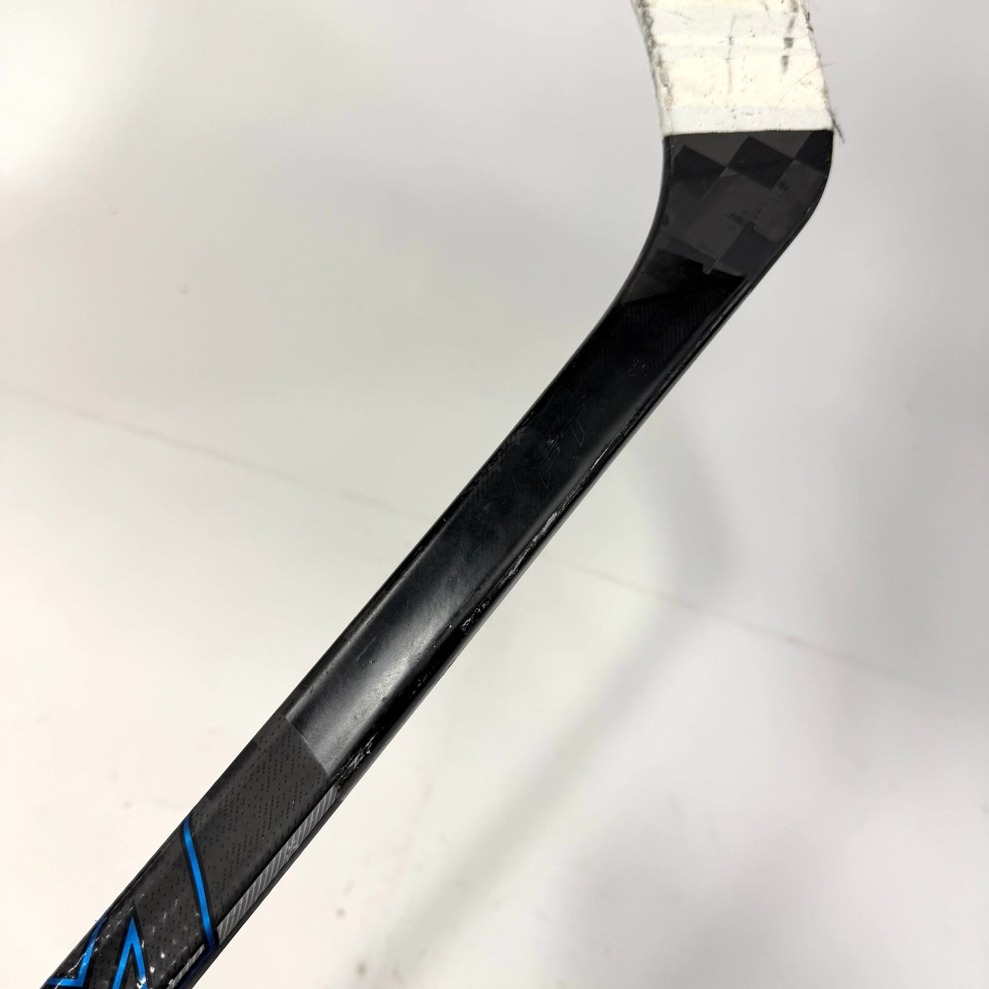 Used Left Blue Austin Matthews CCM Jetspeed FT4 Pro | 80 Flex P92 Curve Grip | AB554
