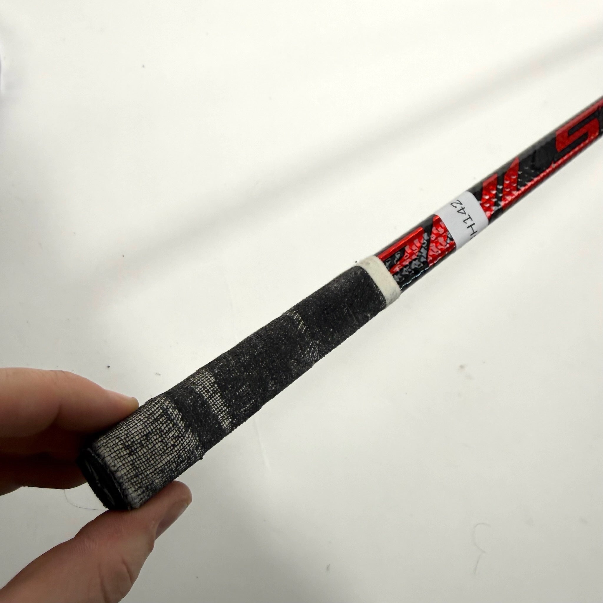 Used Left Red Bauer Pulse | 87 Flex P28 Curve Grip | Matt Gryzelcyk | BH142 - Top Flight Hockey