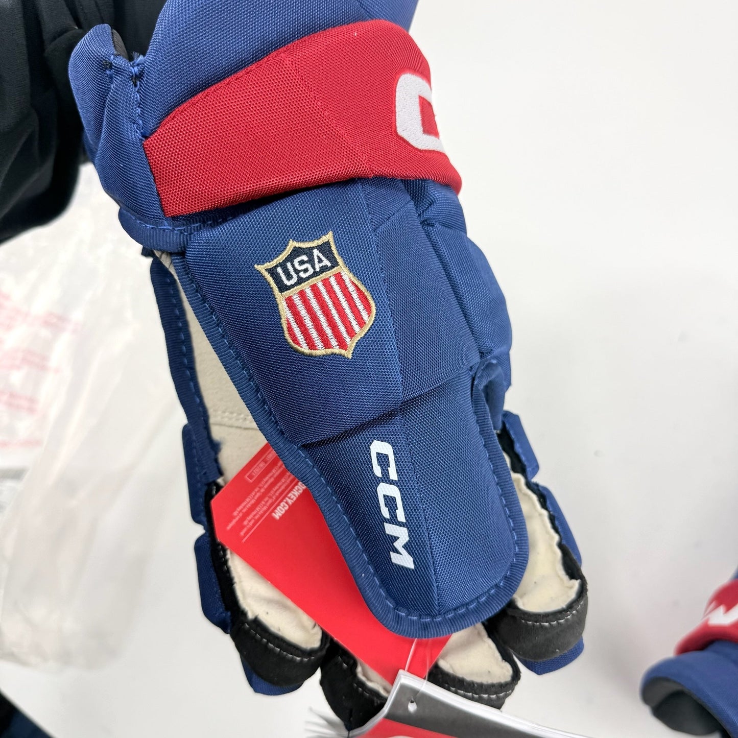 New Team USA CCM FT8 Pro Stock Gloves | 15" - #683978308875