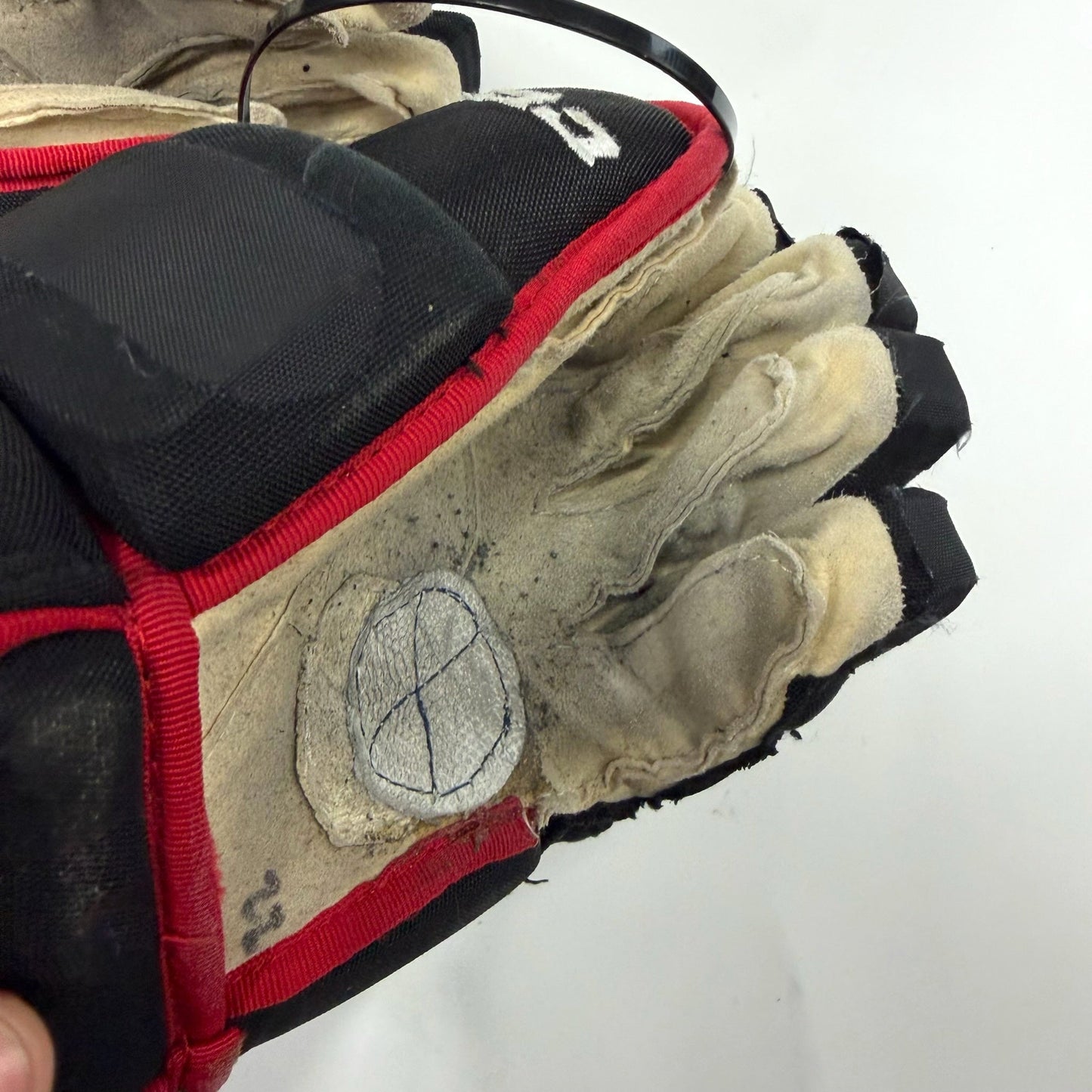 Used Chicago Blackhawks HG97 Gloves | 14" | Ryan Carpenter | AB778