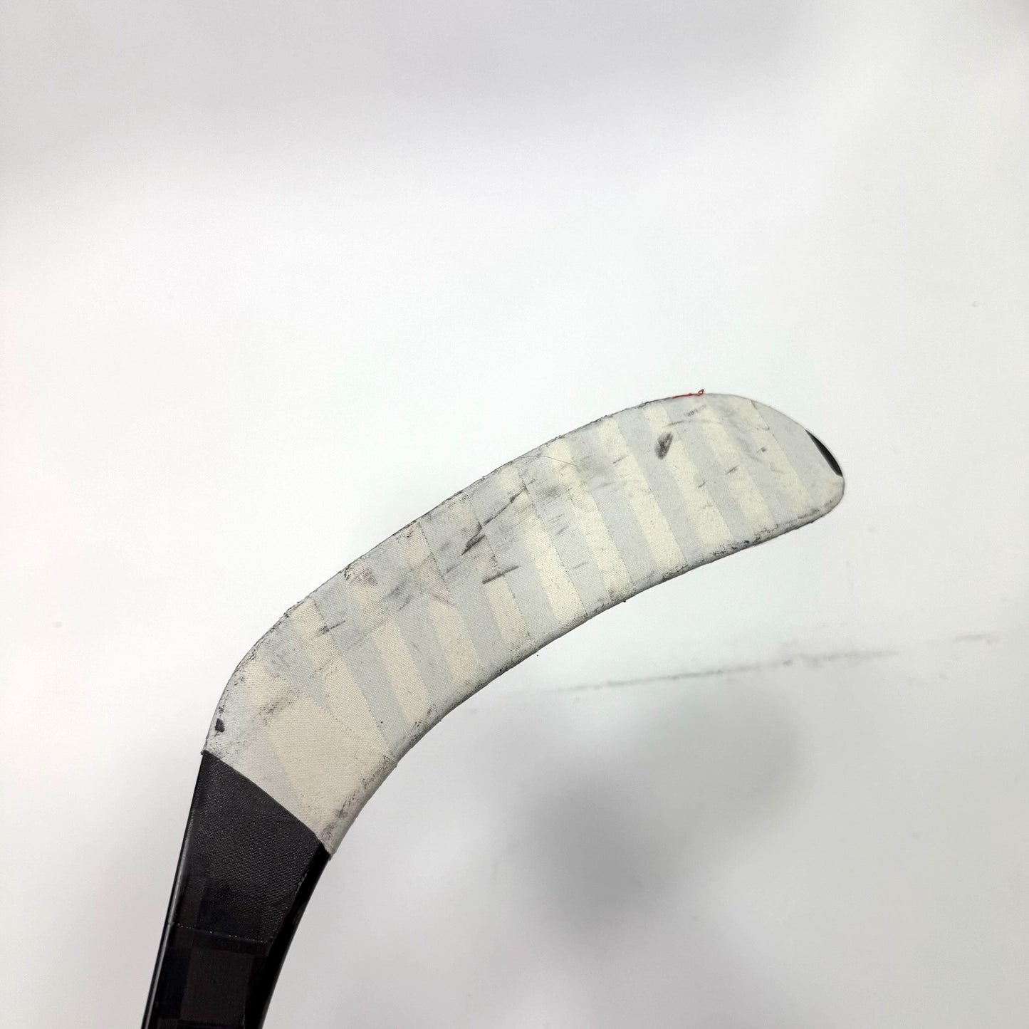 Used Left Red Bauer Pulse | 87 Flex P28 Curve Grip | Matt Gryzelcyk | BH133