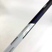 New Regular White/Navy Warrior Ritual V4 Goalie Stick | 25.5" Paddle W31 Curve | R303 - Top Flight Hockey