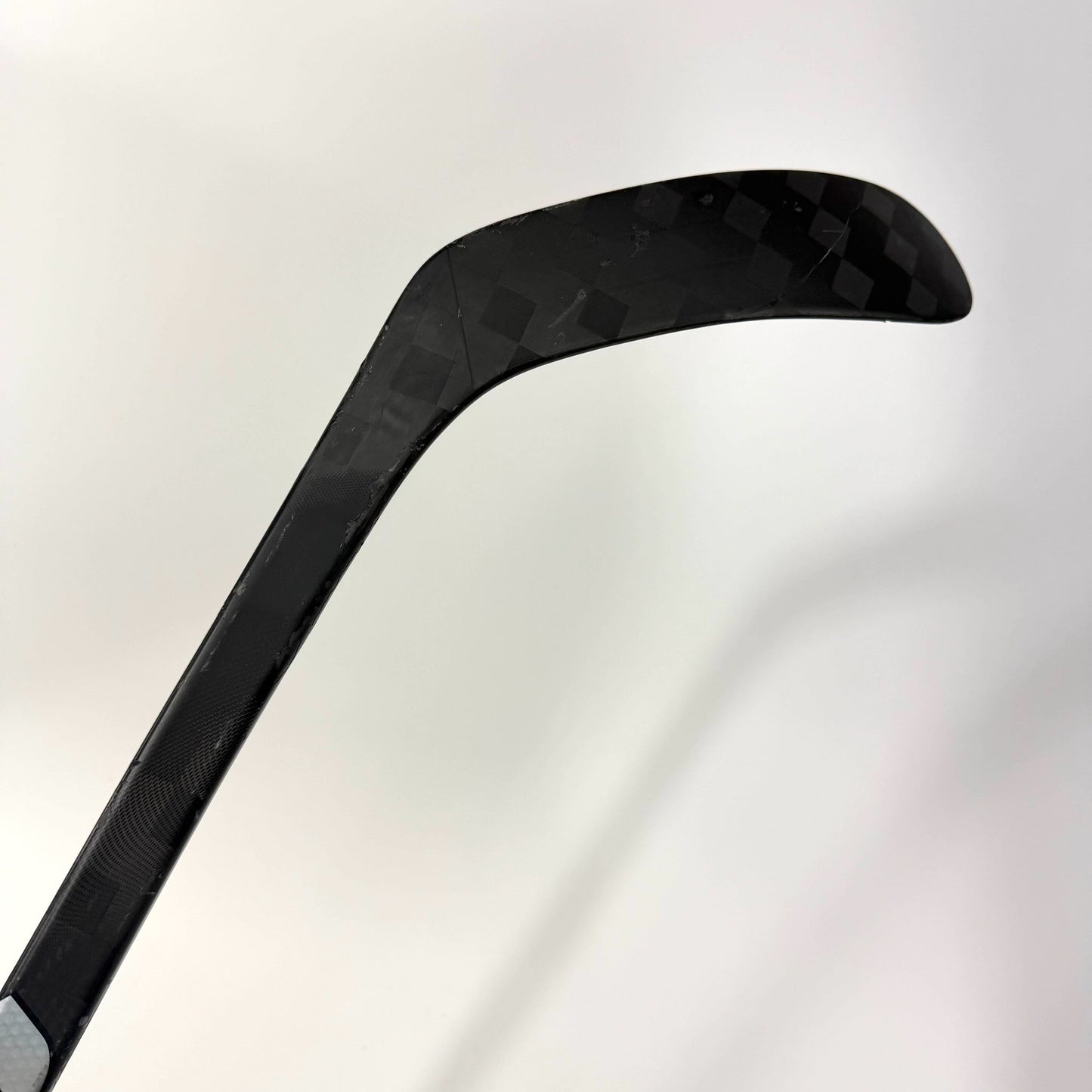 Used Left Black CCM Jetspeed FT8 Pro | 65 Flex P28 Curve Grip | AB999