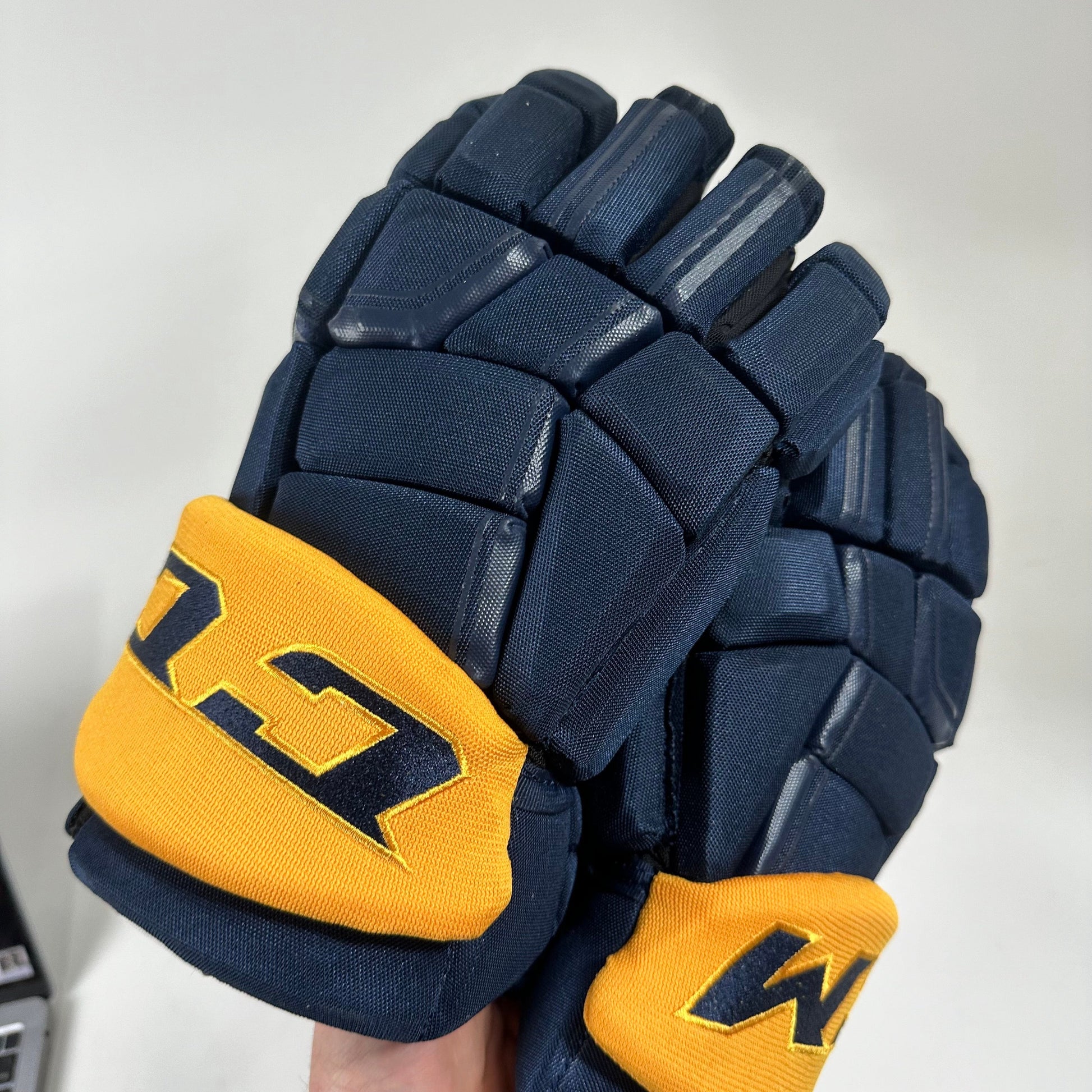 Brand New CCM HGQLXP Gloves Buffalo Sabres 15" - Top Flight Hockey