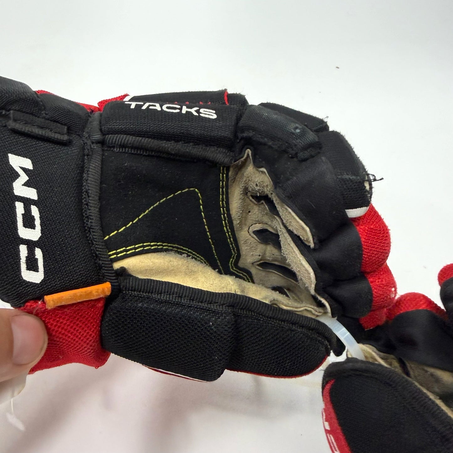 Used Black/Red CCM Tacks AS580 Gloves | 10" | J127