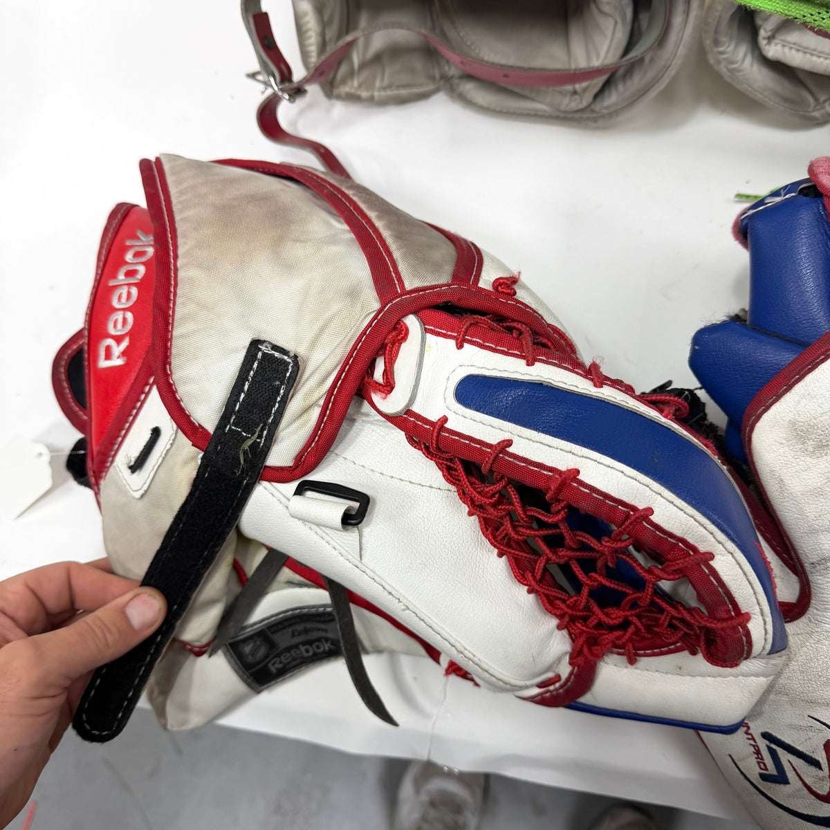 Used Regular White/Red/Blue Reebok INT Pro Full Goalie Set | 31+1" Pads | AB357 and Ab353