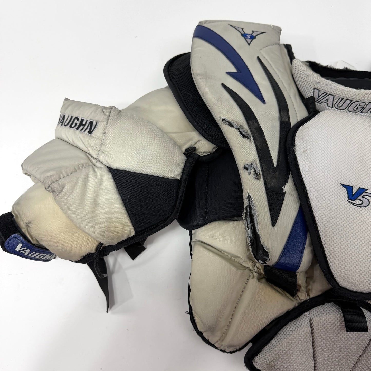 Used Vaughn V5 Goalie Chest Protector | Jr Large | AB483