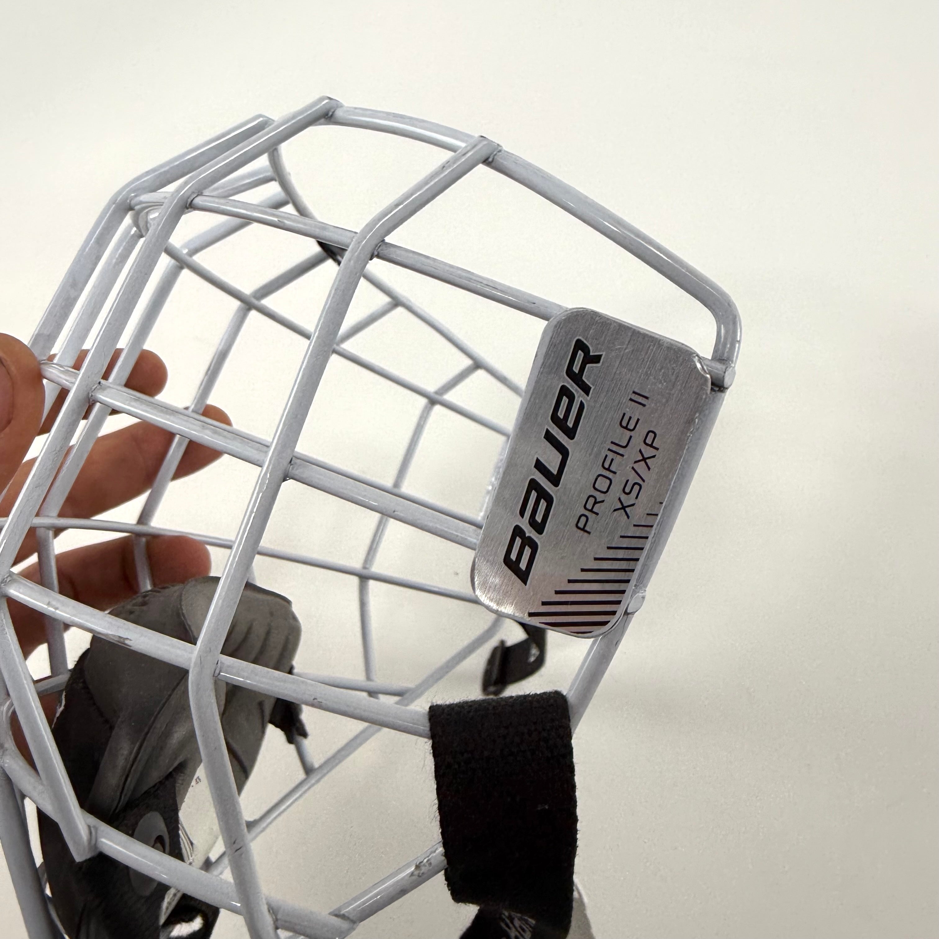 New White Bauer Profile 2 Cage | Sr. XS | R603 - Top Flight Hockey