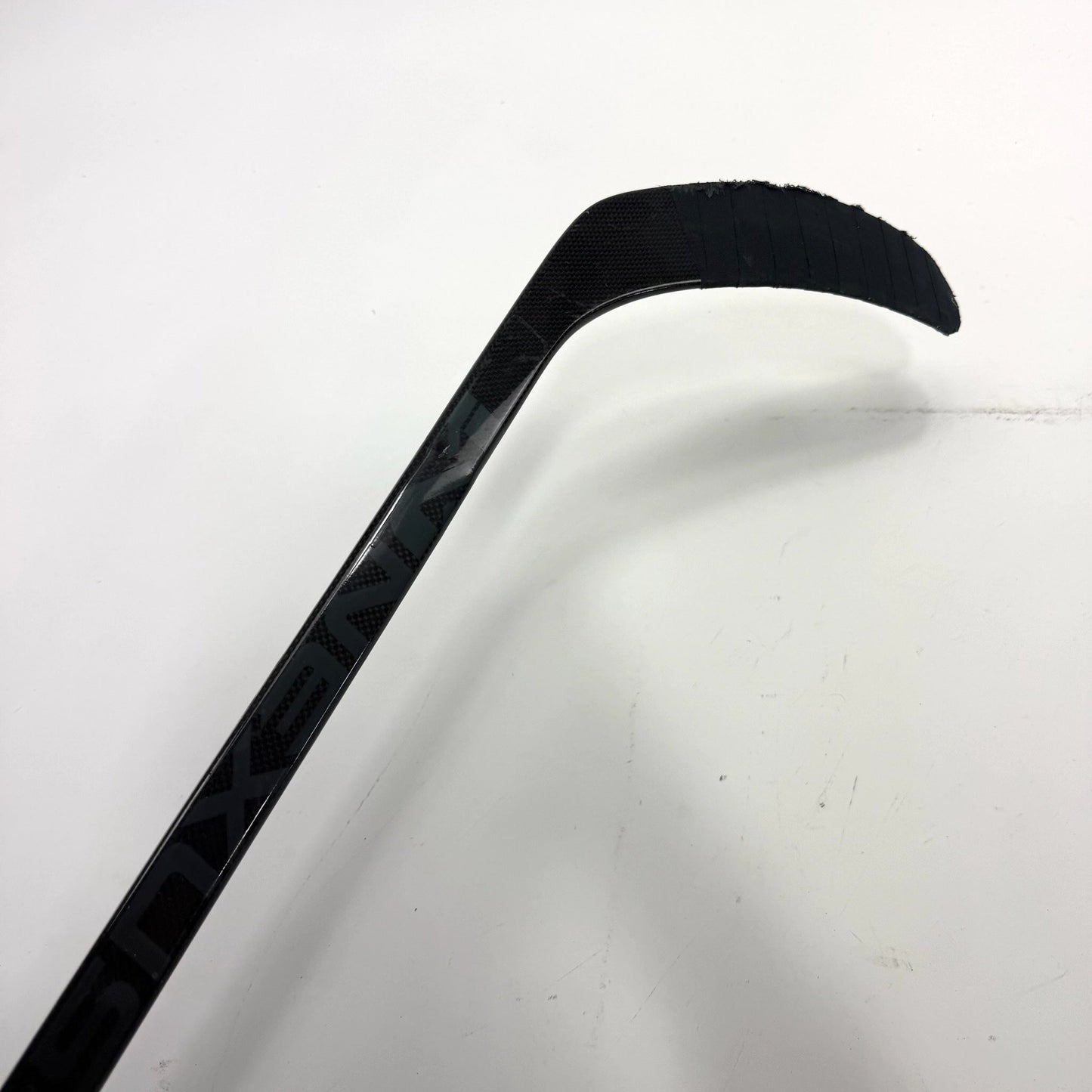 Used Left Bauer Nexus 8000 | 107 Flex Custom P92 Curve Grip | Bourque | BH233 - Top Flight Hockey