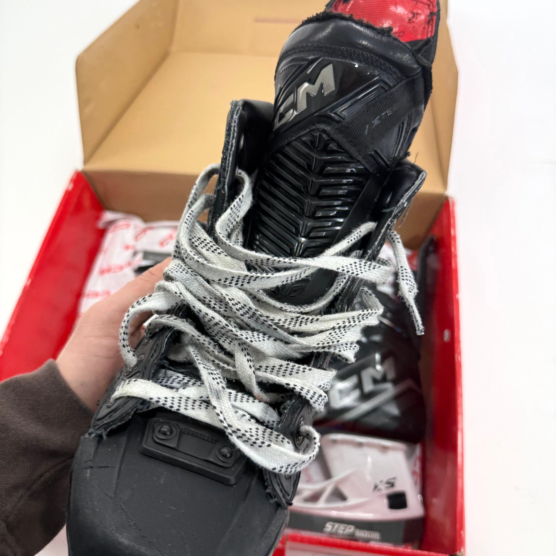 Used Black CCM Jetspeed FT690 Skates | Size 7.5 R | #A18 - Top Flight Hockey