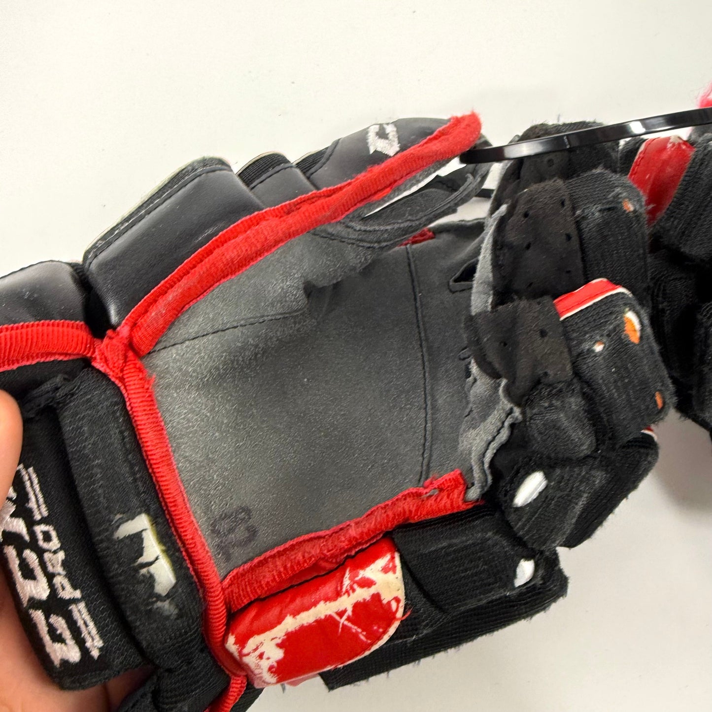Used Blackhawks CCM HGCL Gloves 13" | L352