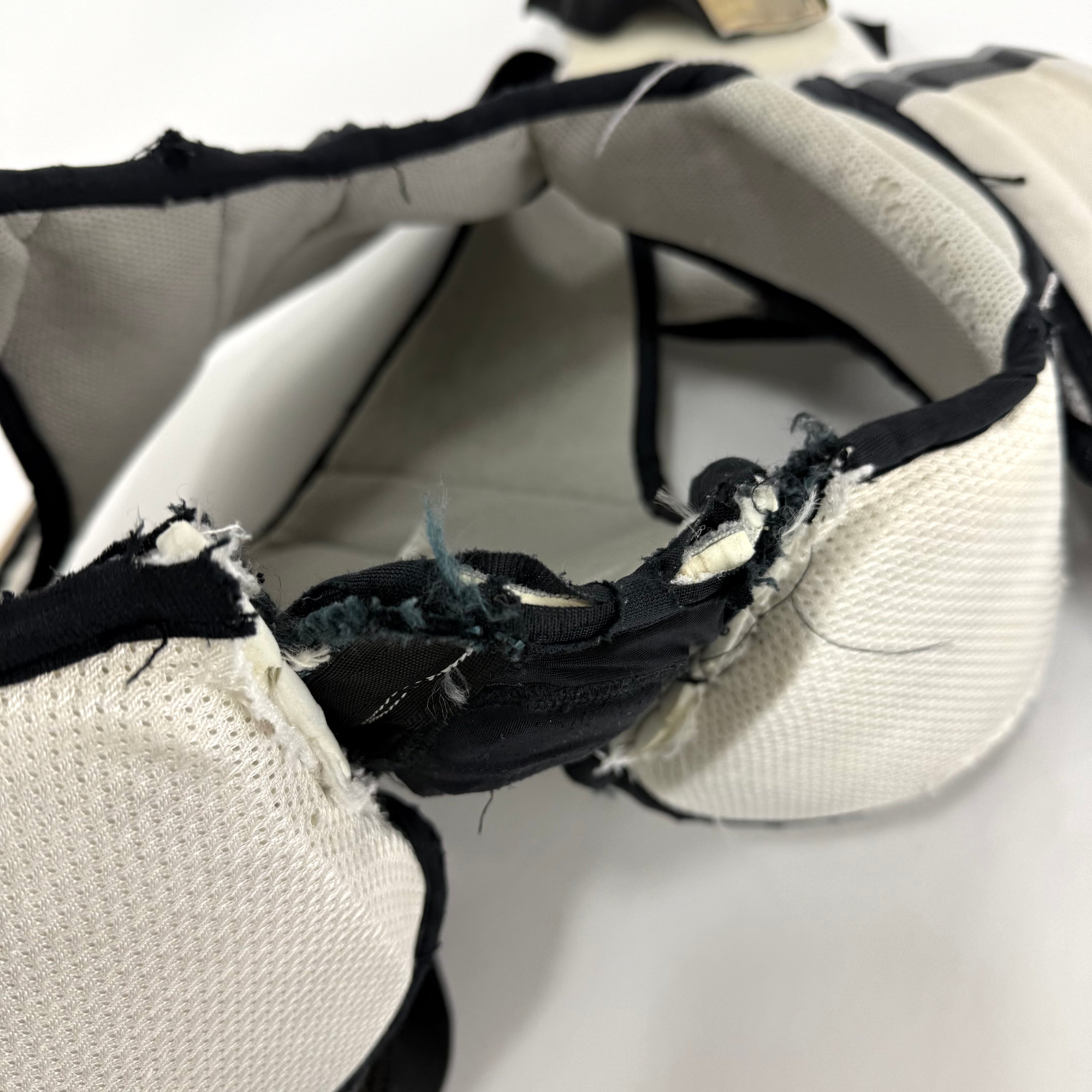 Used Reebok 9K Pro Shoulder Pads | Small/Medium | U288 (Andrew Ladd? Chicago Blackhawks) - Top Flight Hockey