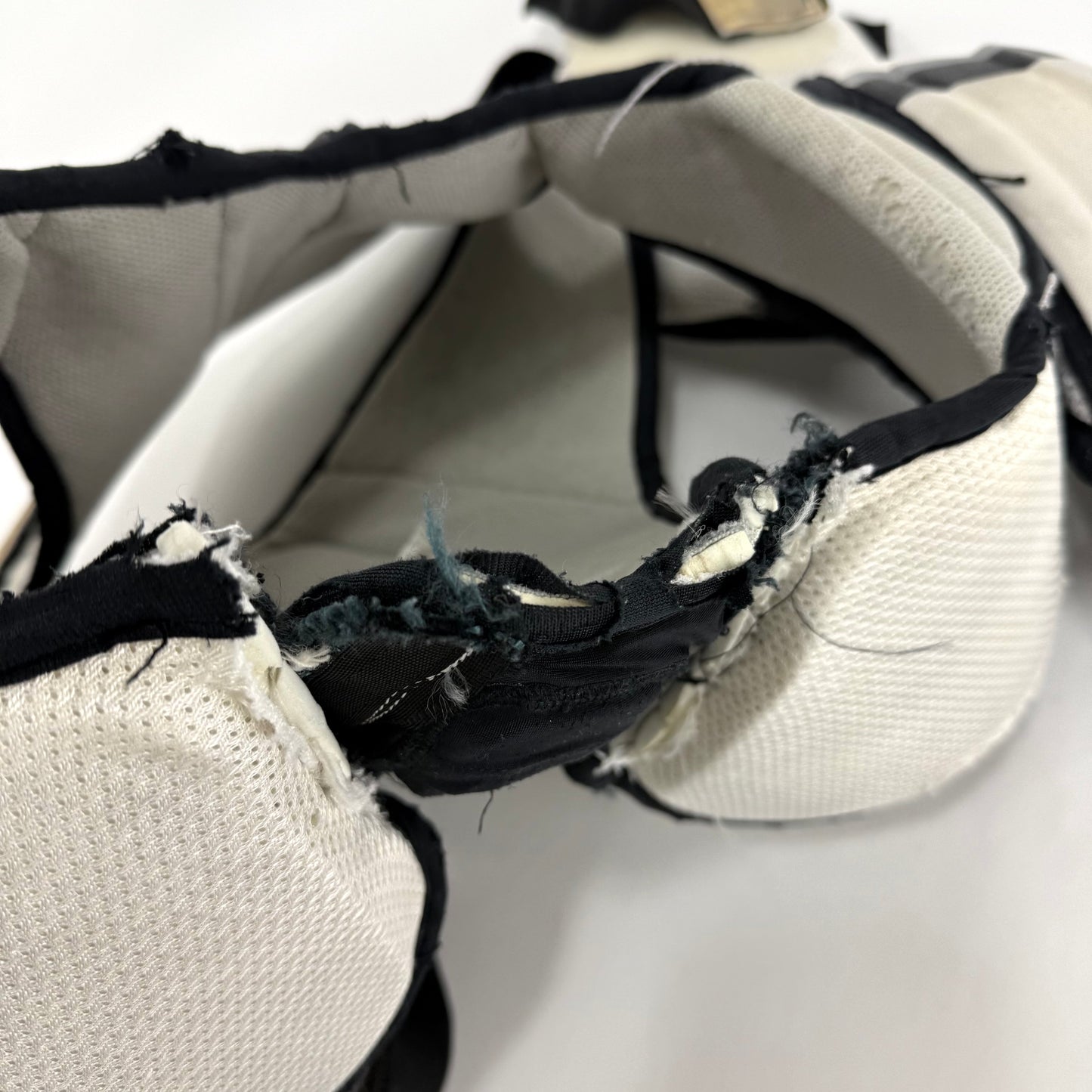Used Reebok 9K Pro Shoulder Pads | Small/Medium | U288 (Andrew Ladd? Chicago Blackhawks)