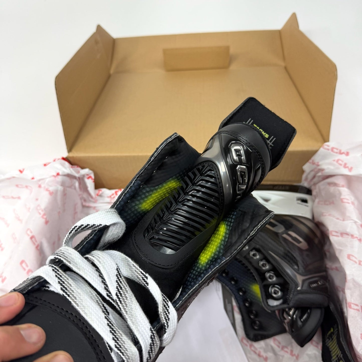 Brand New Retail CCM Tacks XF Pro Skates - Size 8.5 - Regular