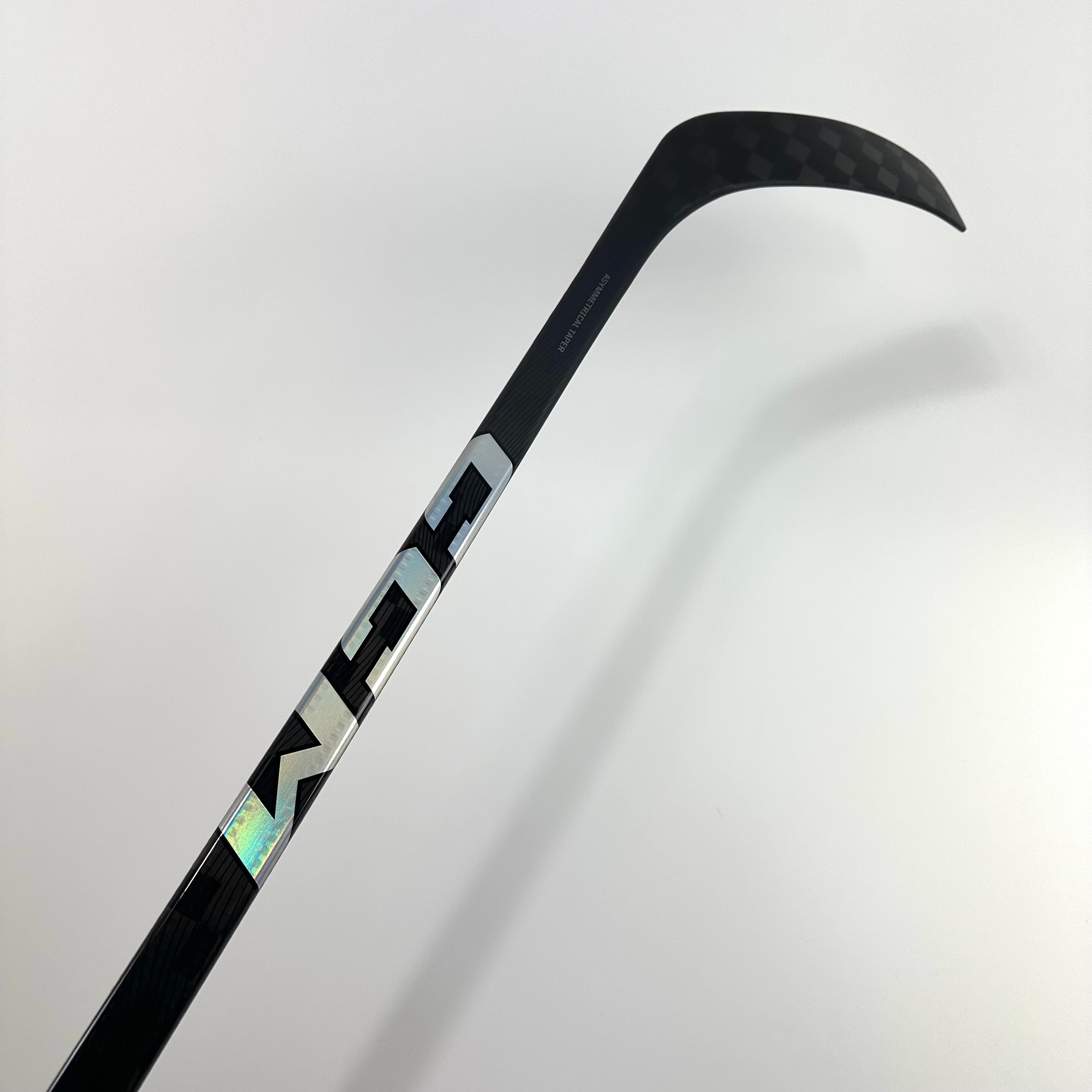 New Left CCM Ribcor Trigger 7 Pro | 80 Flex P90T Curve Grip | Cederqvist | C299