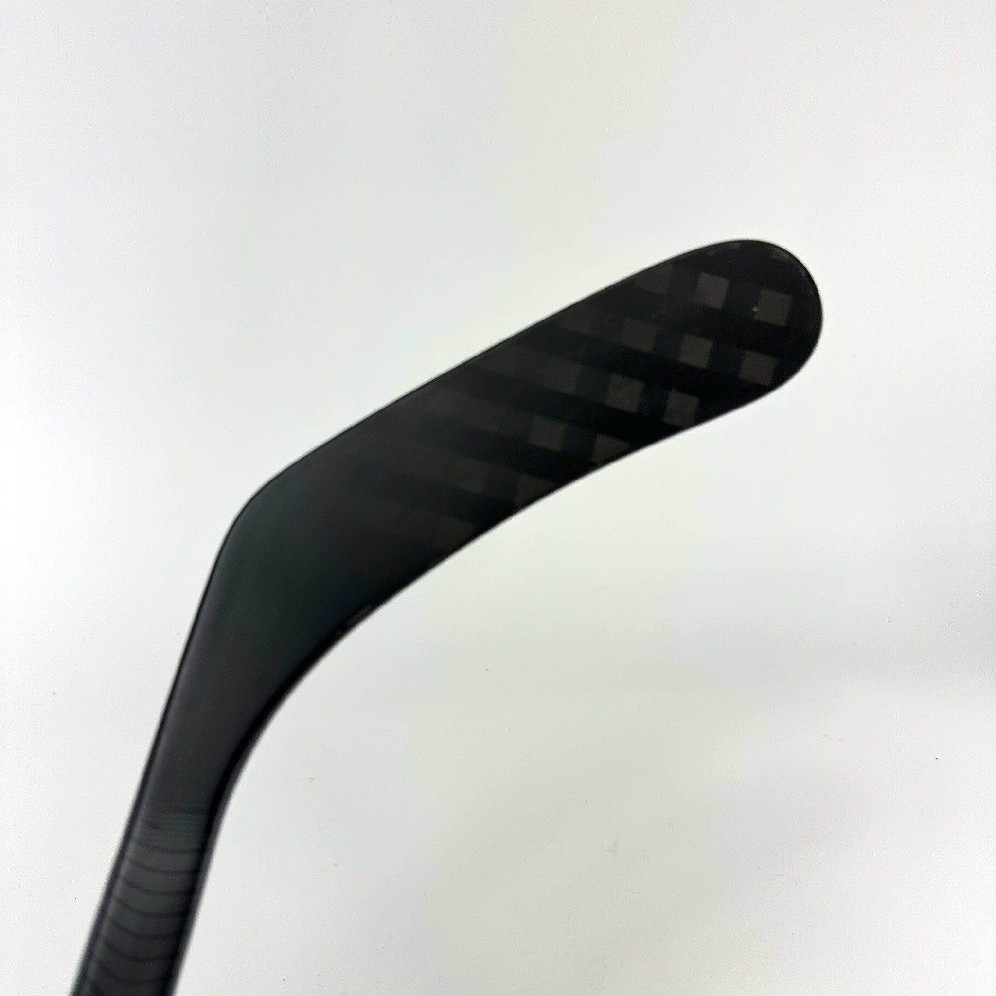 New Right CCM Trigger 6 Pro | 80 Flex Custom Curve Grip | Chaffee | K138