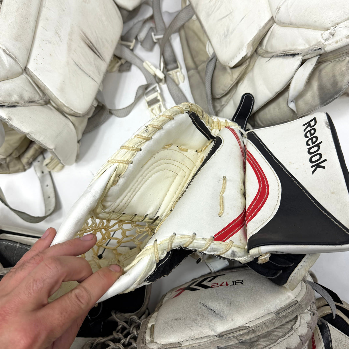 Used Regular White/Red/Black XLT 24 Junior Full Goalie Set | 26+1" Pads | AB375