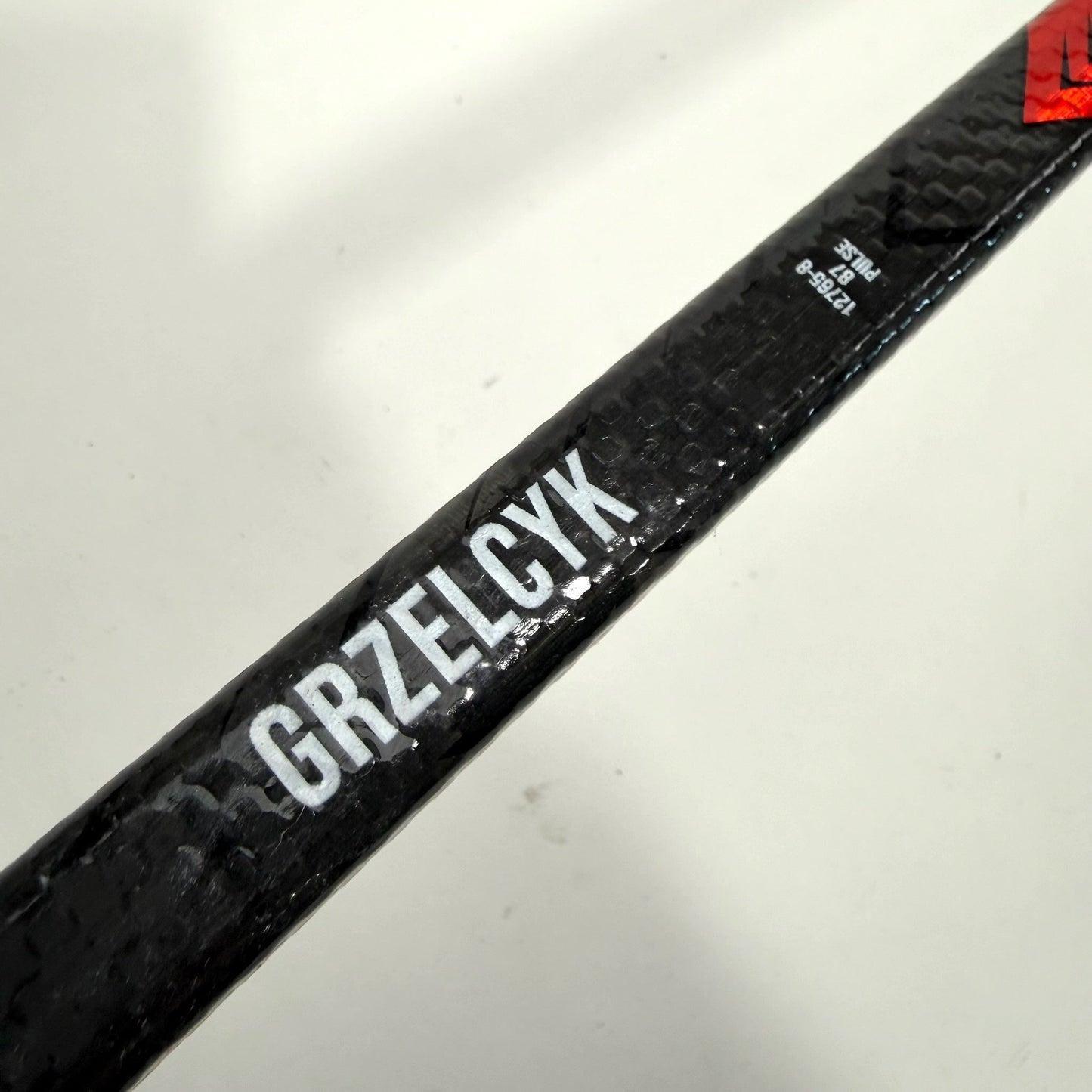 Used Left Red Bauer Pulse | 87 Flex P28 Curve Grip | Matt Gryzelcyk | BH133