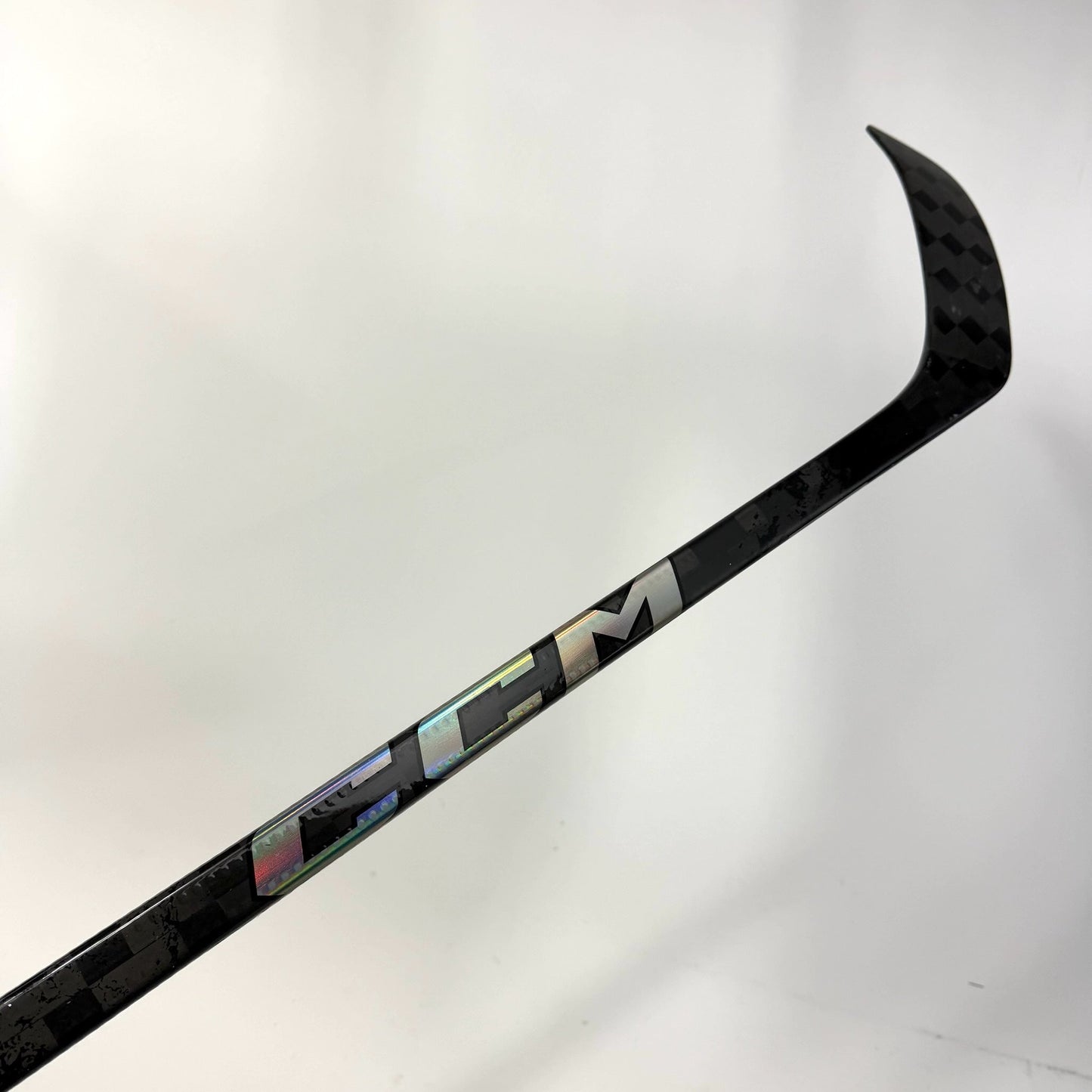 New Right CCM Ribcor Trigger 9 Pro | 75 Flex P28M Curve Grip | AB824