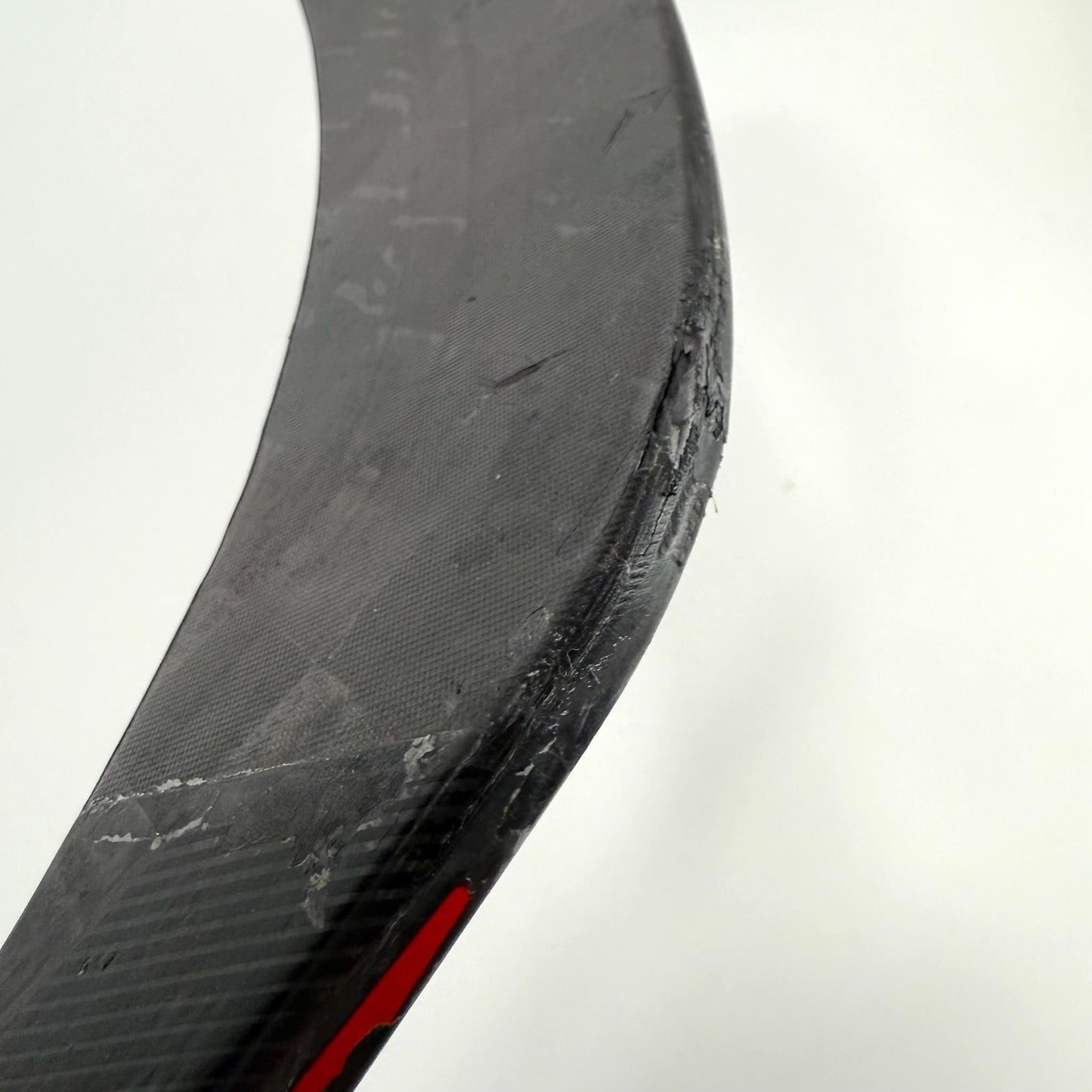 Used Left Red True Catalyst 9X4 | 85 Flex P92M Curve Grip | R834