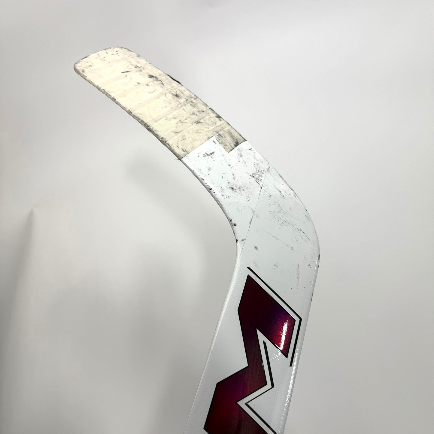 Used Full Right White and Maroon CCM XF Pro Goalie Stick | 26" Paddle P31 Curve | BH448