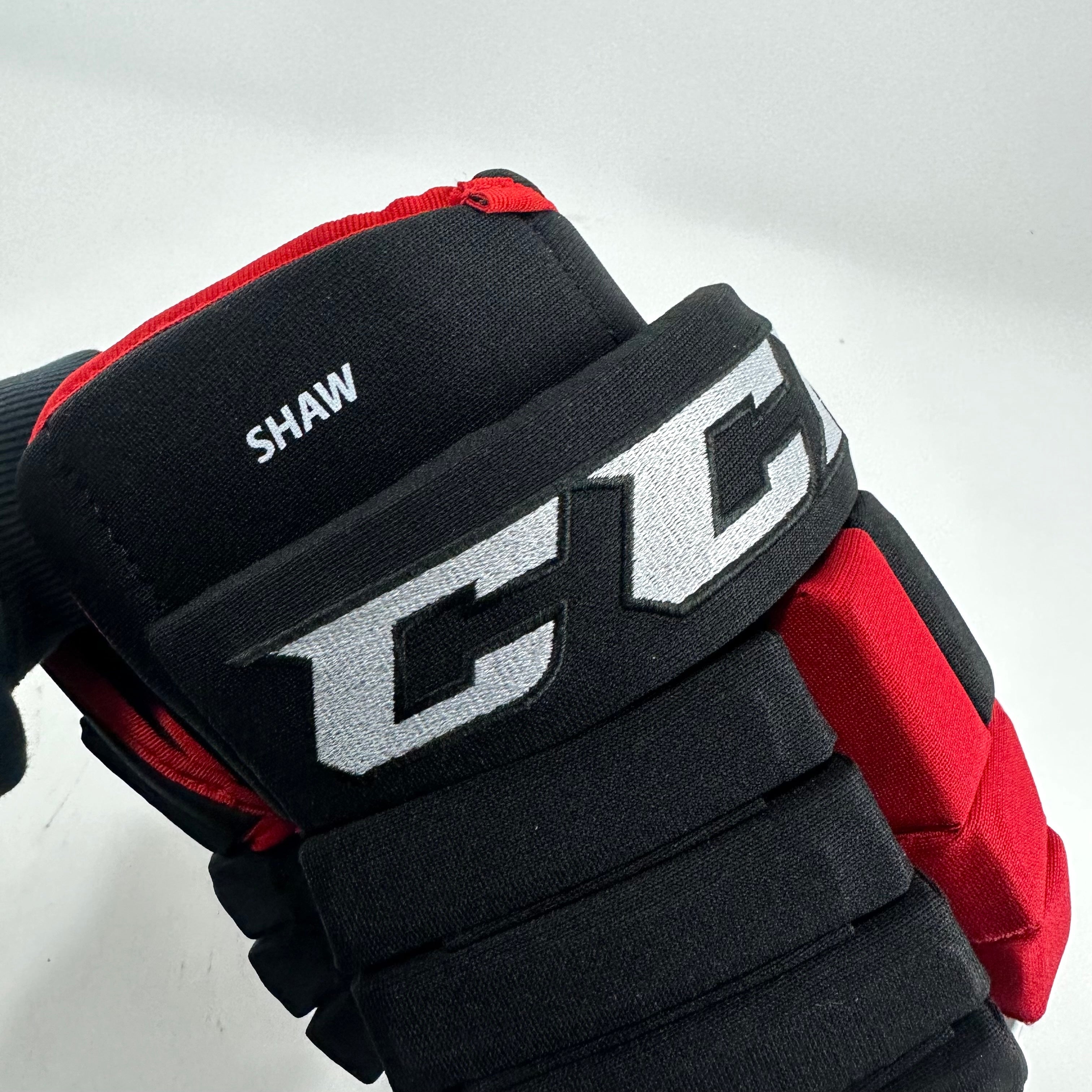 New CCM HG99 Gloves | Andrew Shaw Chicago Blackahawks | 15"