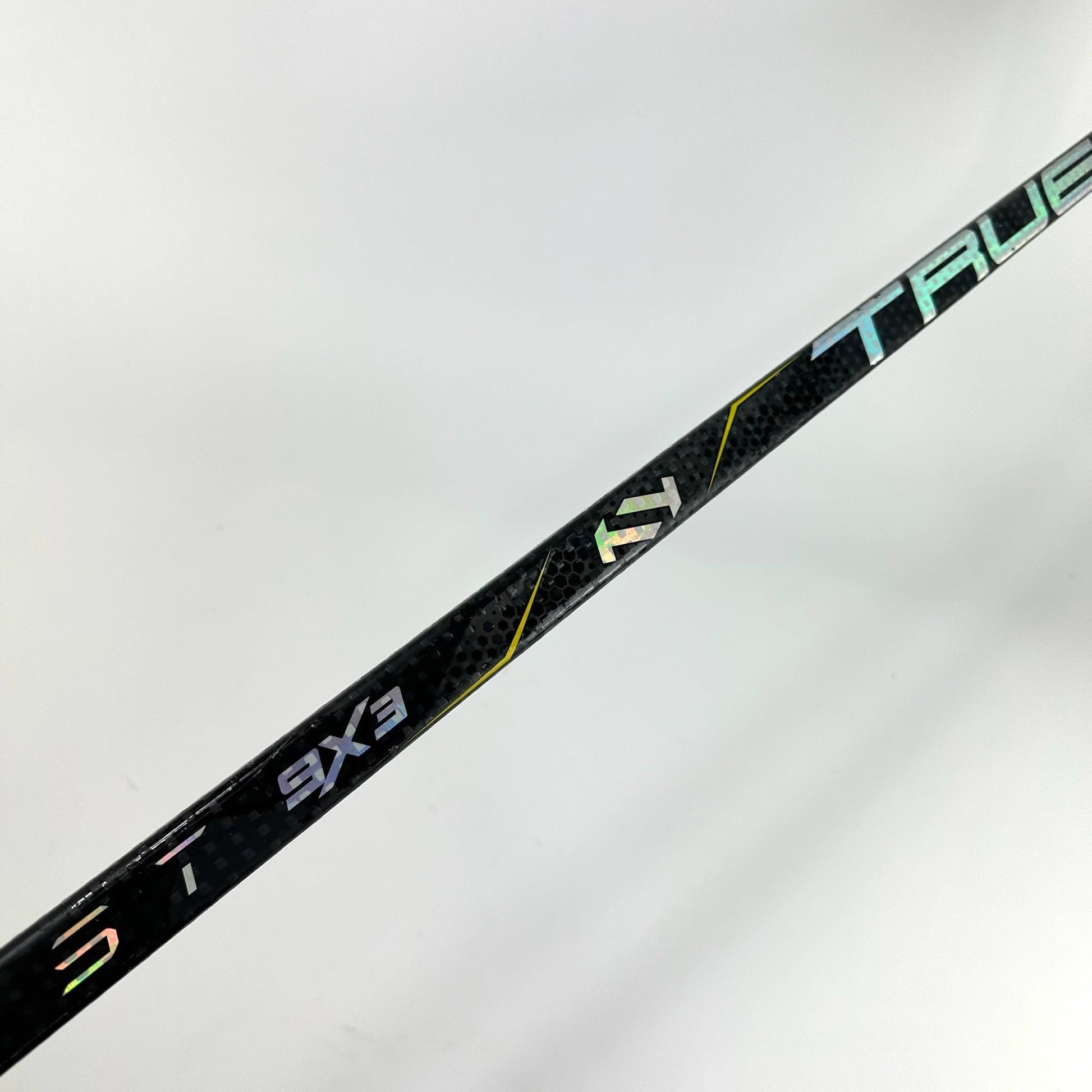 Used Left True Catalyst 9x3 | 95 Flex P19 Curve Grip | Carplad | K174 - Top Flight Hockey
