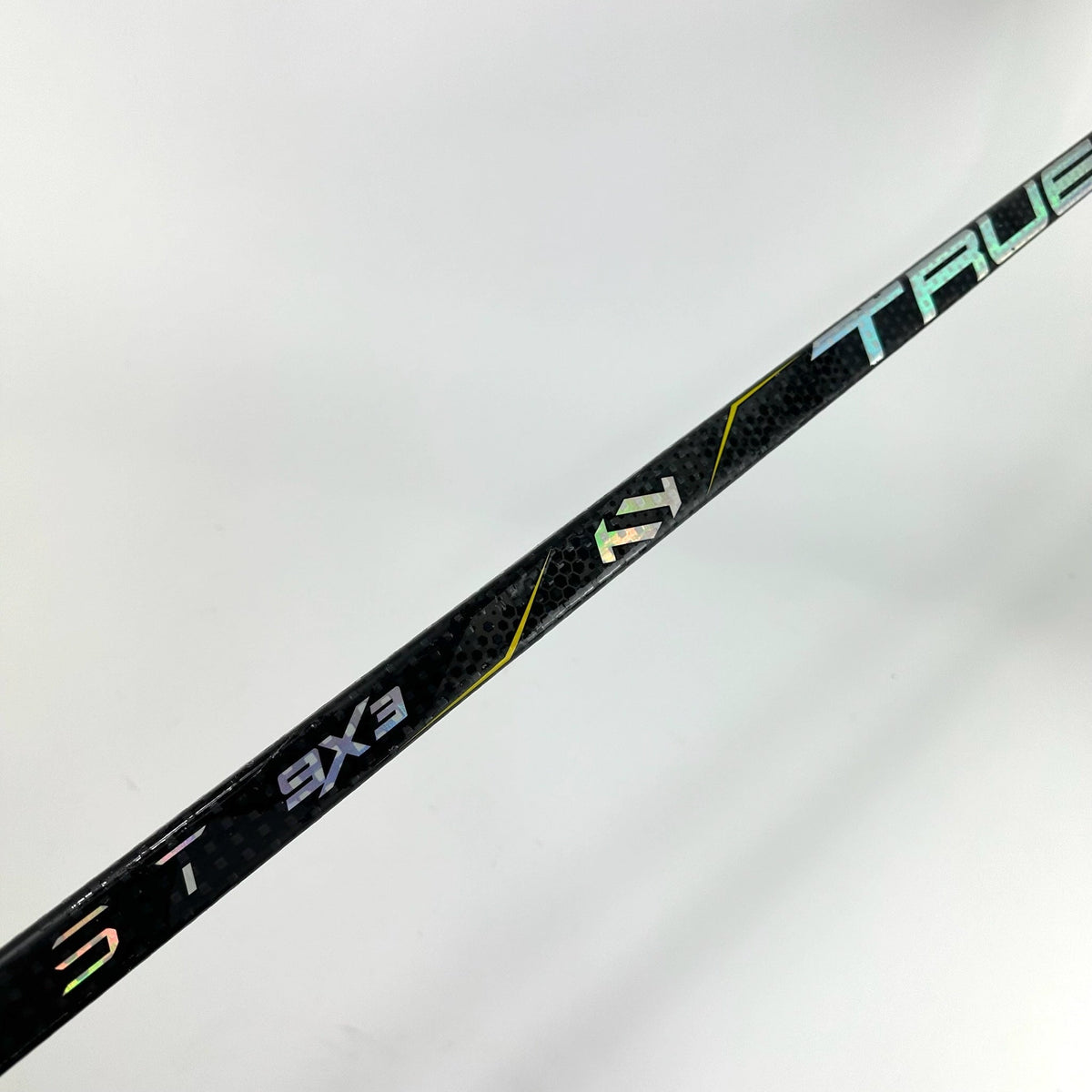 Used Left True Catalyst 9x3 | 95 Flex P19 Curve Grip | Carplad | K174 - Top Flight Hockey