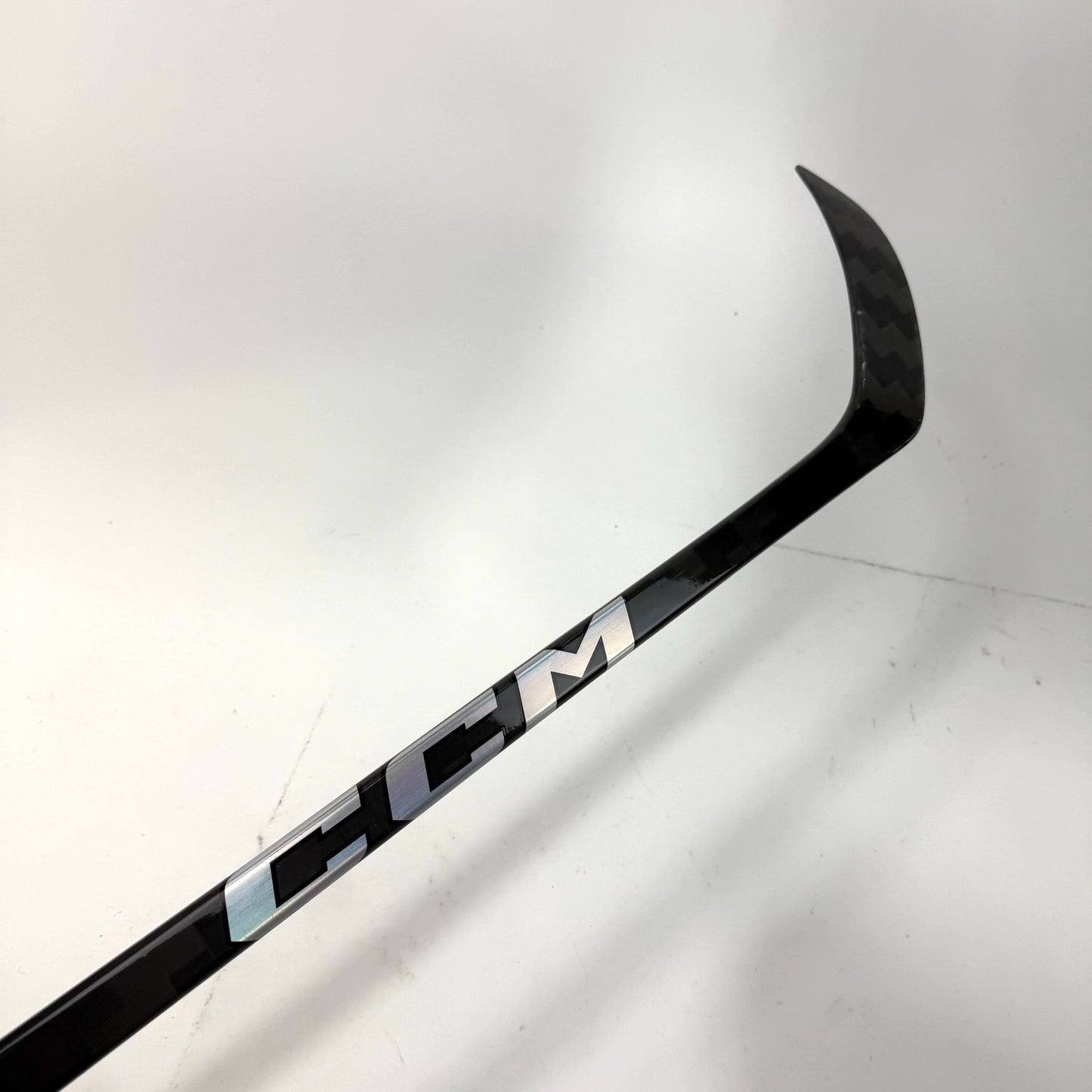 New Right Black CCM Jetspeed FT8 Pro | 55 Flex P28 Curve Non Grip | J225