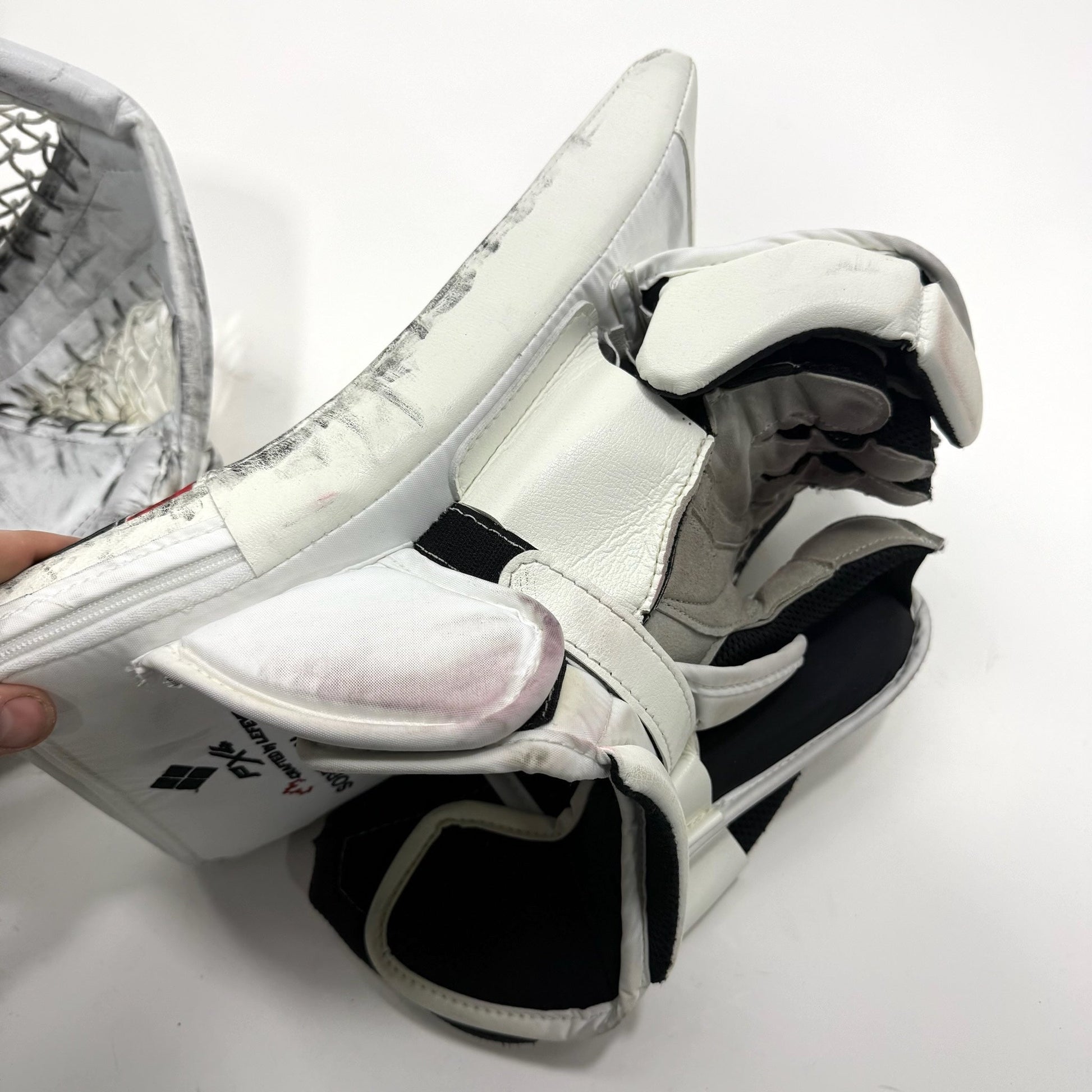 Used Chicago Blackhawks Vaughn and True Regular Glove and Blocker | Arvid Soderblom | BH389 - Top Flight Hockey