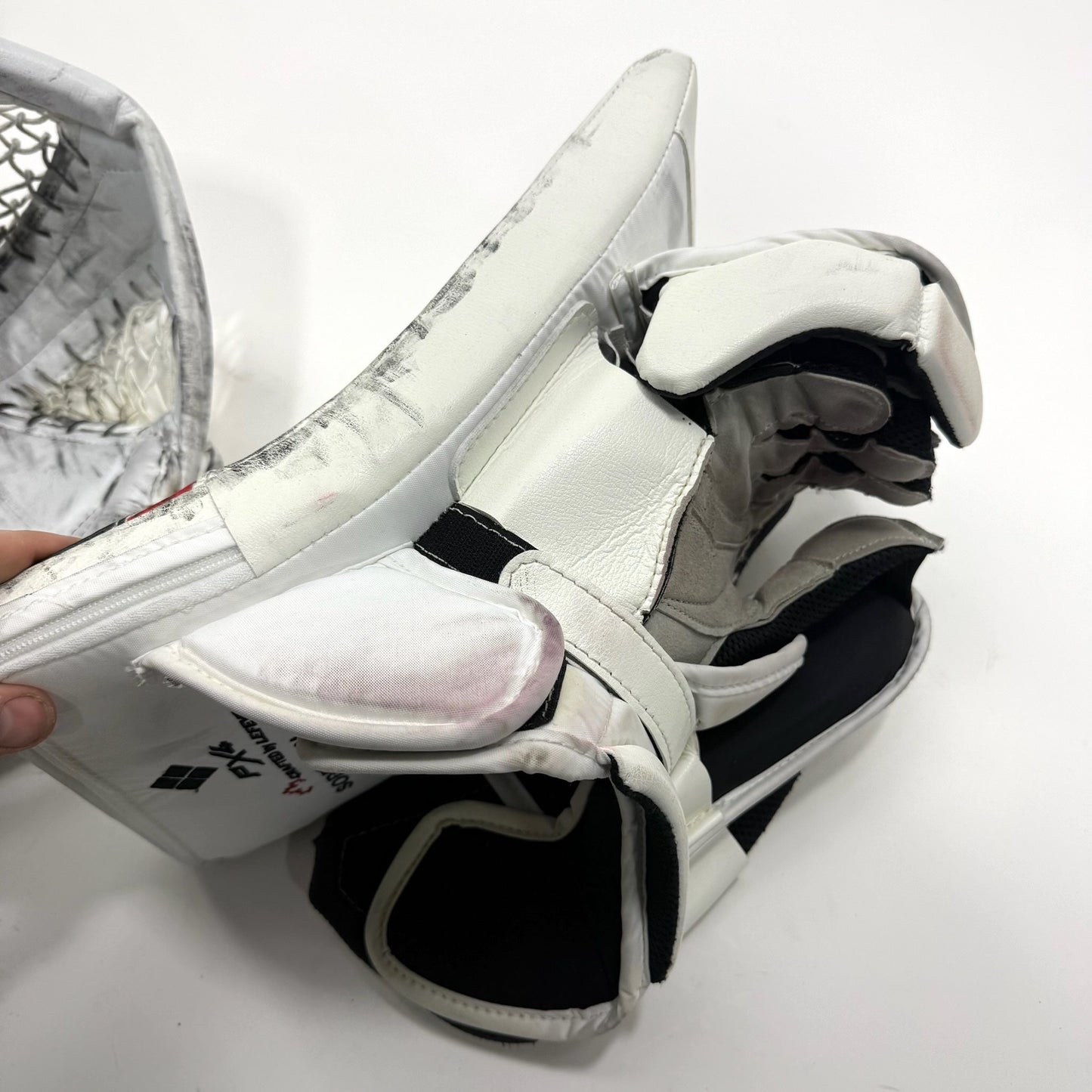 Used Chicago Blackhawks Vaughn and True Regular Glove and Blocker | Arvid Soderblom | BH389