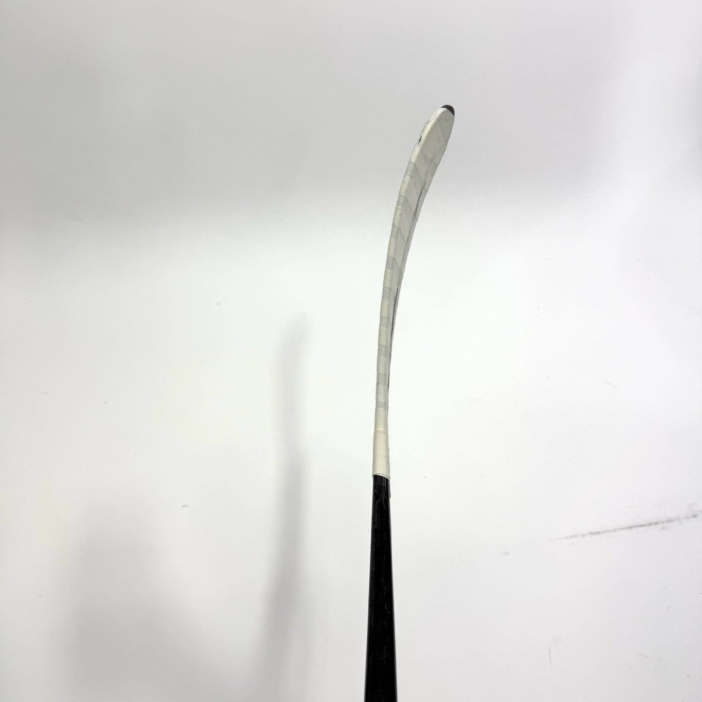Used Left Red Bauer Pulse | 87 Flex P28 Curve Grip | Matt Gryzelcyk | BH137