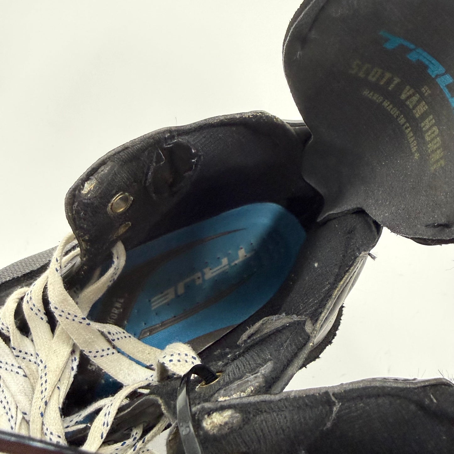 Used True Custom Pro Skates | Size 9? | #A63 - Top Flight Hockey