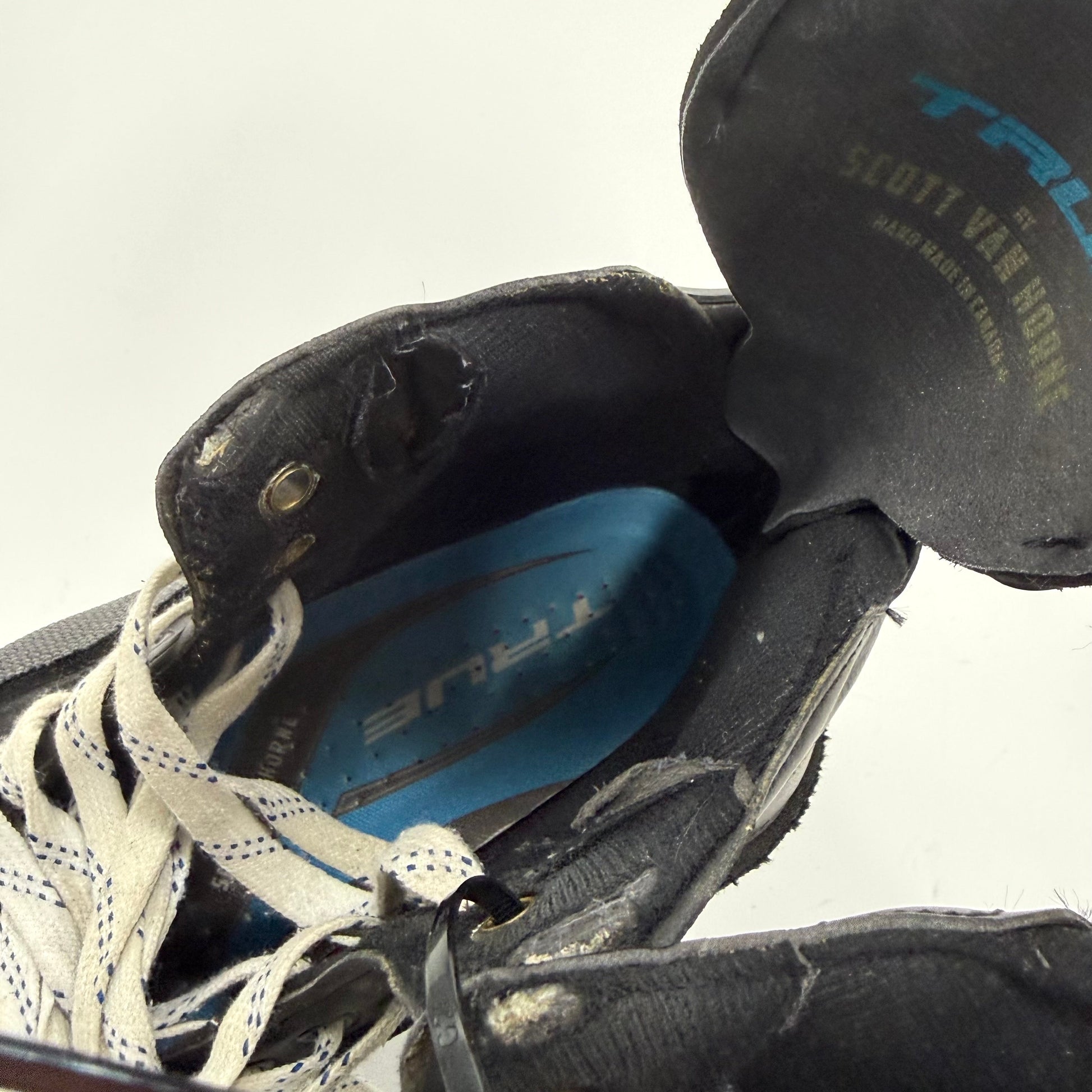 Used True Custom Pro Skates | Size 9? | #A63 - Top Flight Hockey
