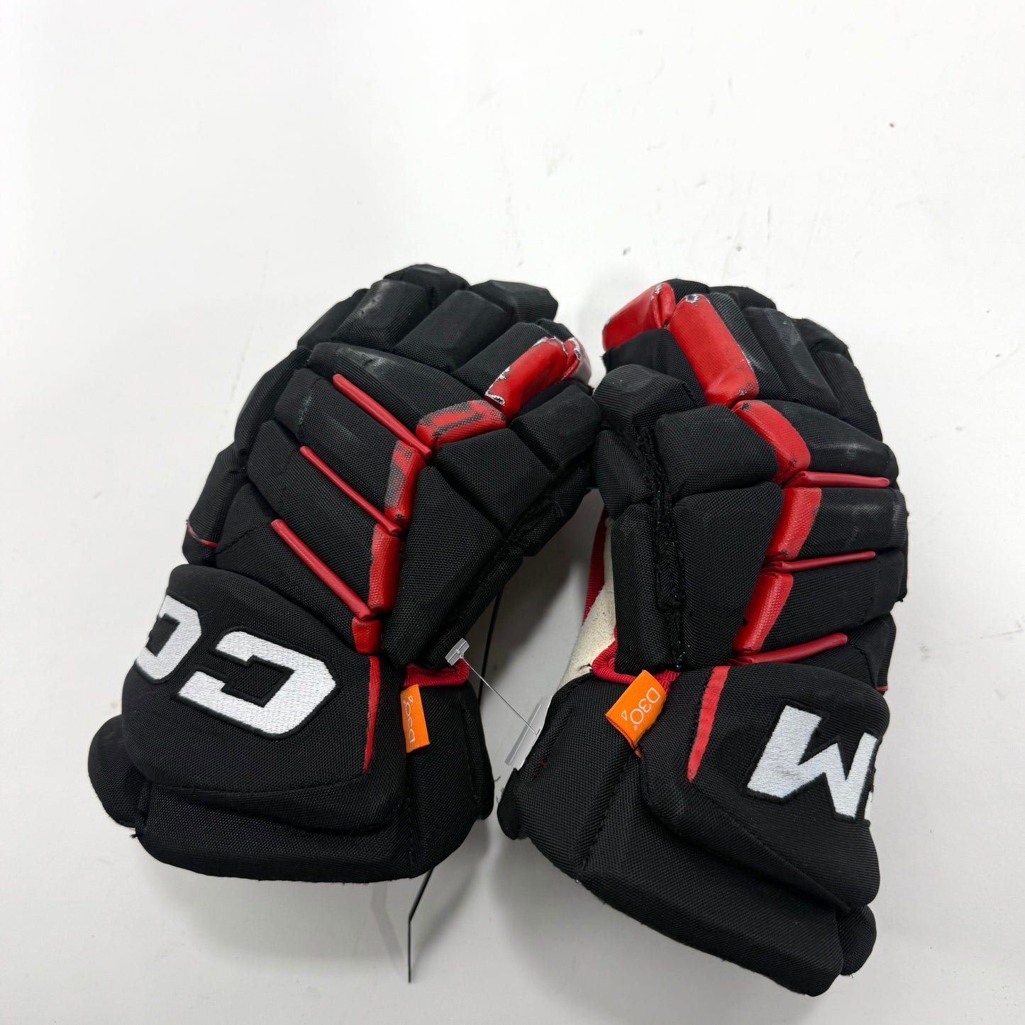 Used Black and Red Chicago Blackhawks CCM Jetspeed Pro Gloves | 14" | Jason Dickinson | BH277