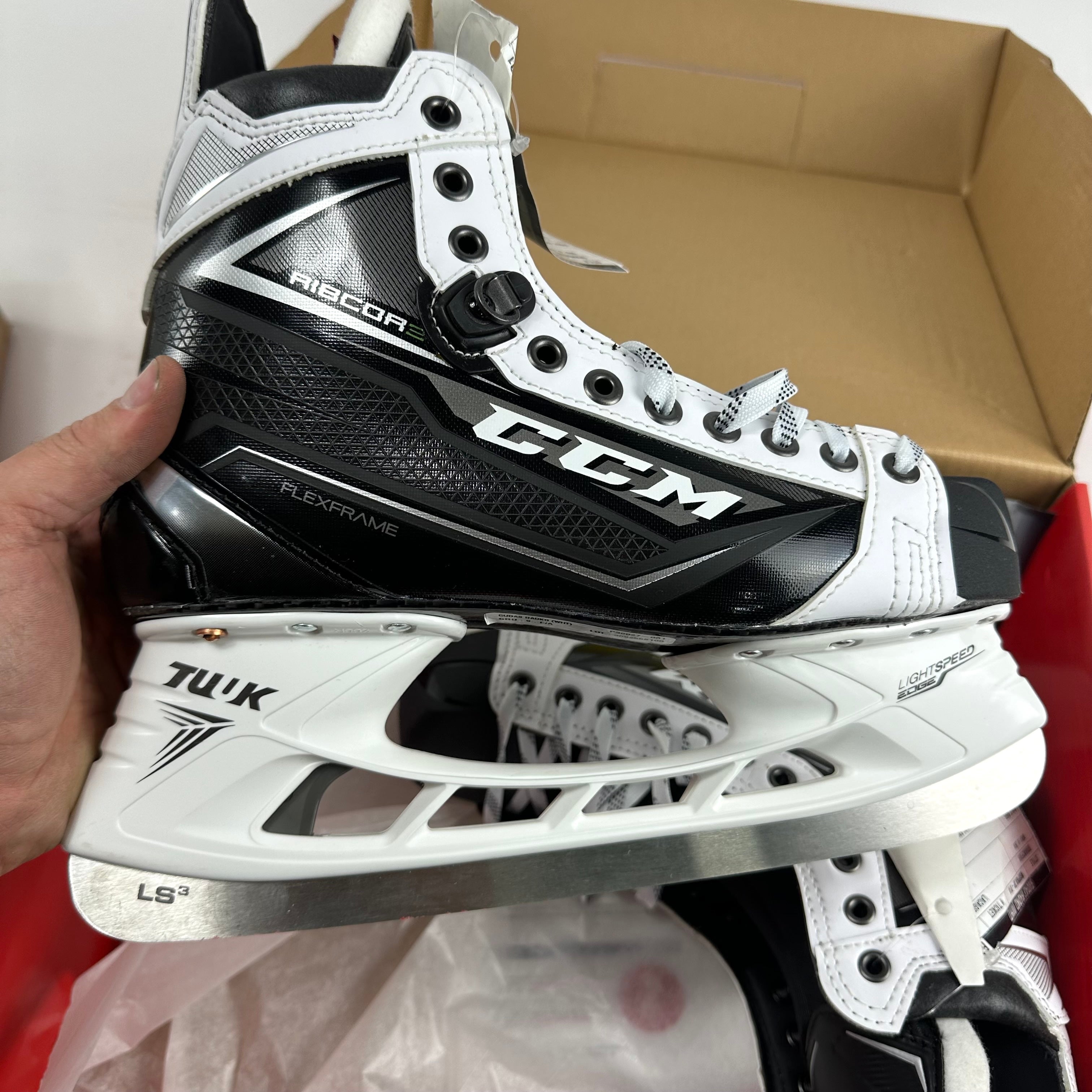 New White CCM Ribcor 80K Skates | Size 9 E | M288