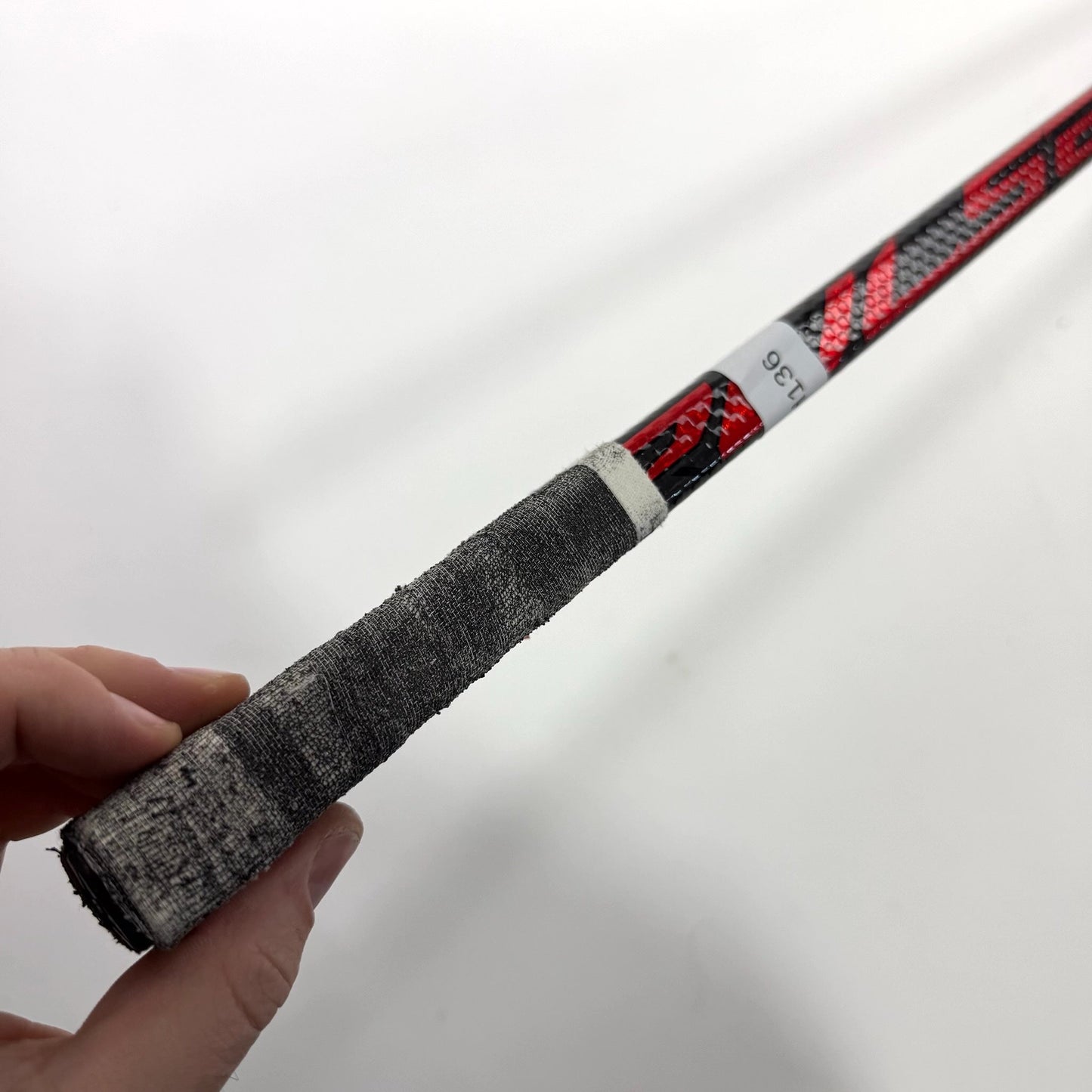 Used Left Red Bauer Pulse | 87 Flex P28 Curve Grip | Matt Gryzelcyk | BH136