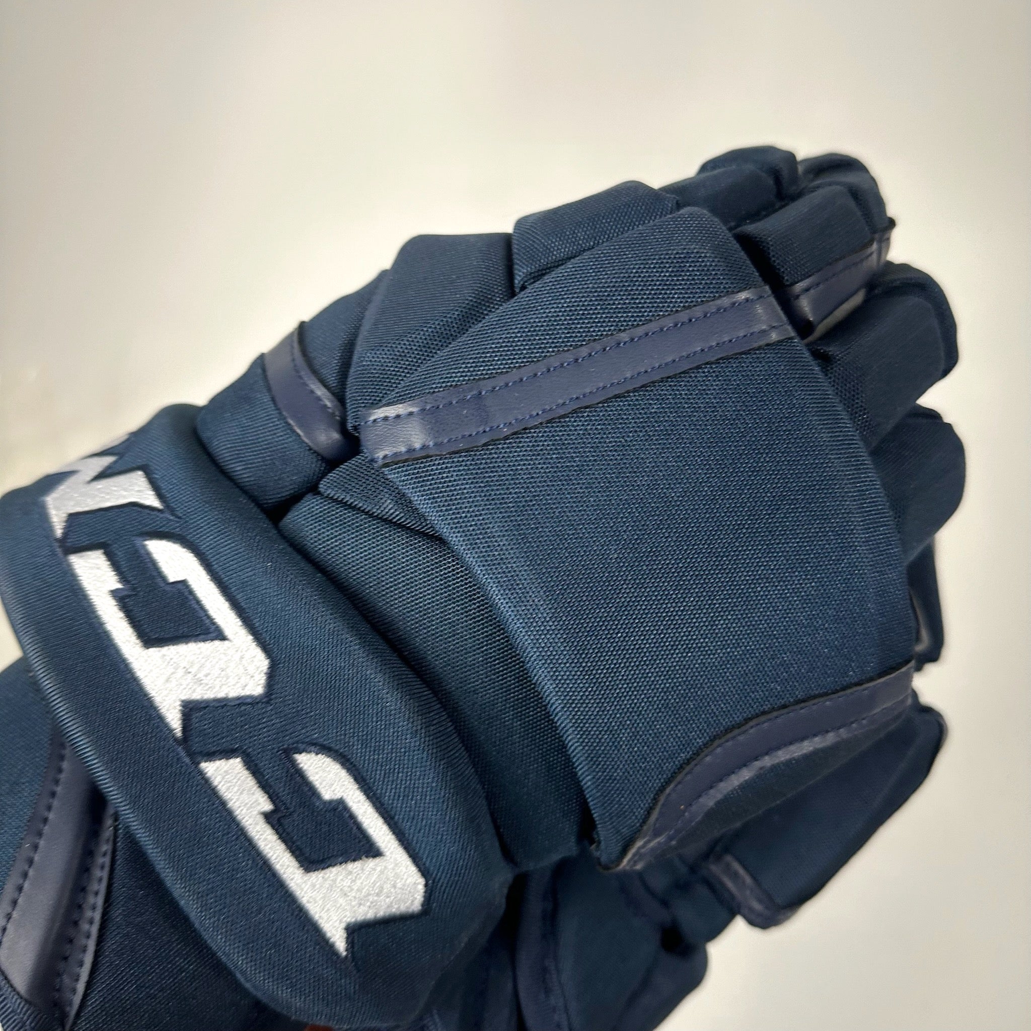 Brand New Navy Blue CCM HG12PP Pro Gloves Florida Panthers 15"