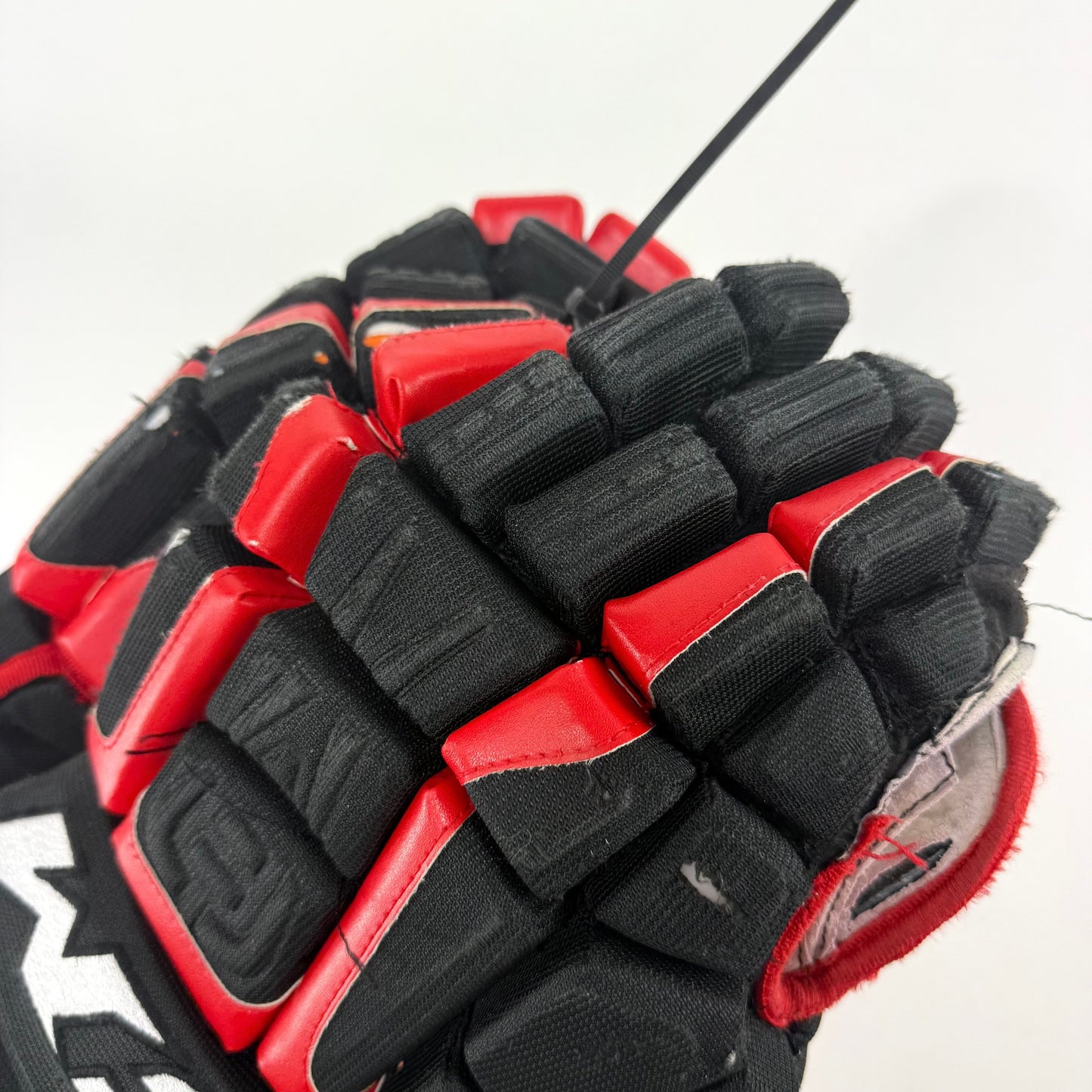 Used Blackhawks CCM HGCL Gloves 14" | L374