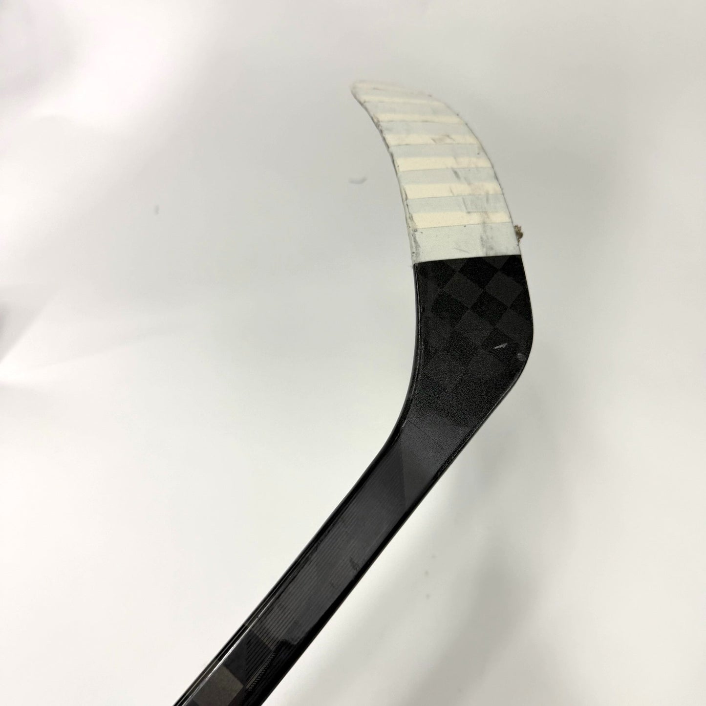 Used Right CCM Jetspeed FT7 Pro | 95 Flex P28M Curve Grip | AB823