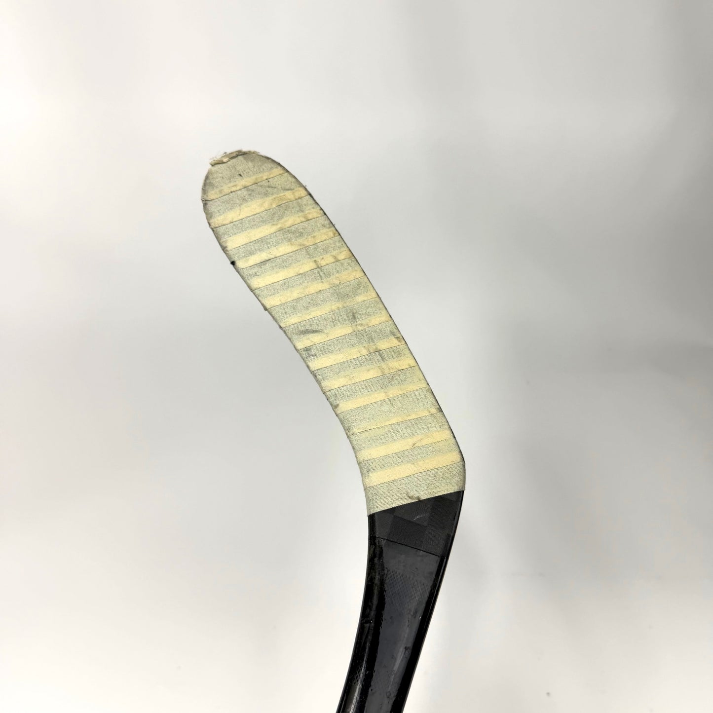 Use Left Bauer Vapor 3x Pro | 77 Flex P28 Curve Grip | R152