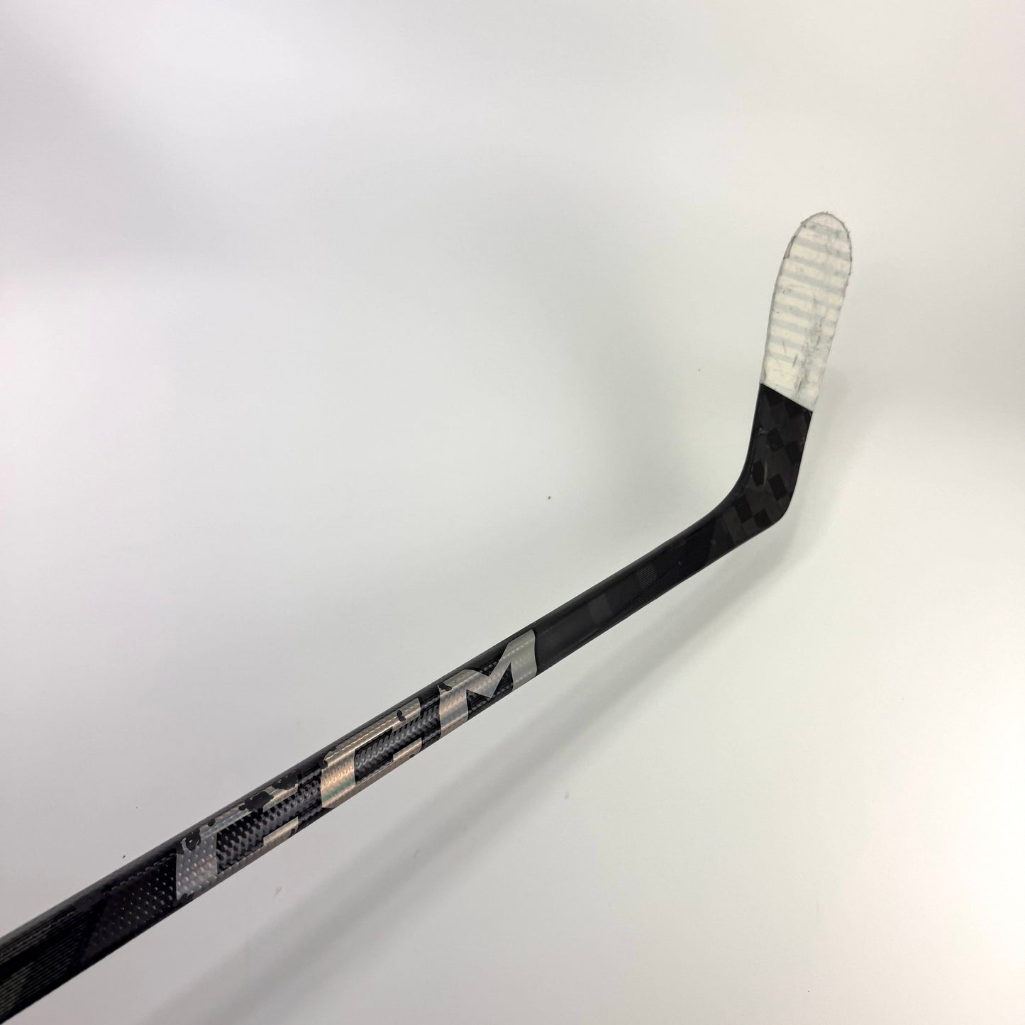 Used Left Black CCM Jetspeed FT7 Pro | 80 Flex P28 Curve Grip | A218 - Top Flight Hockey
