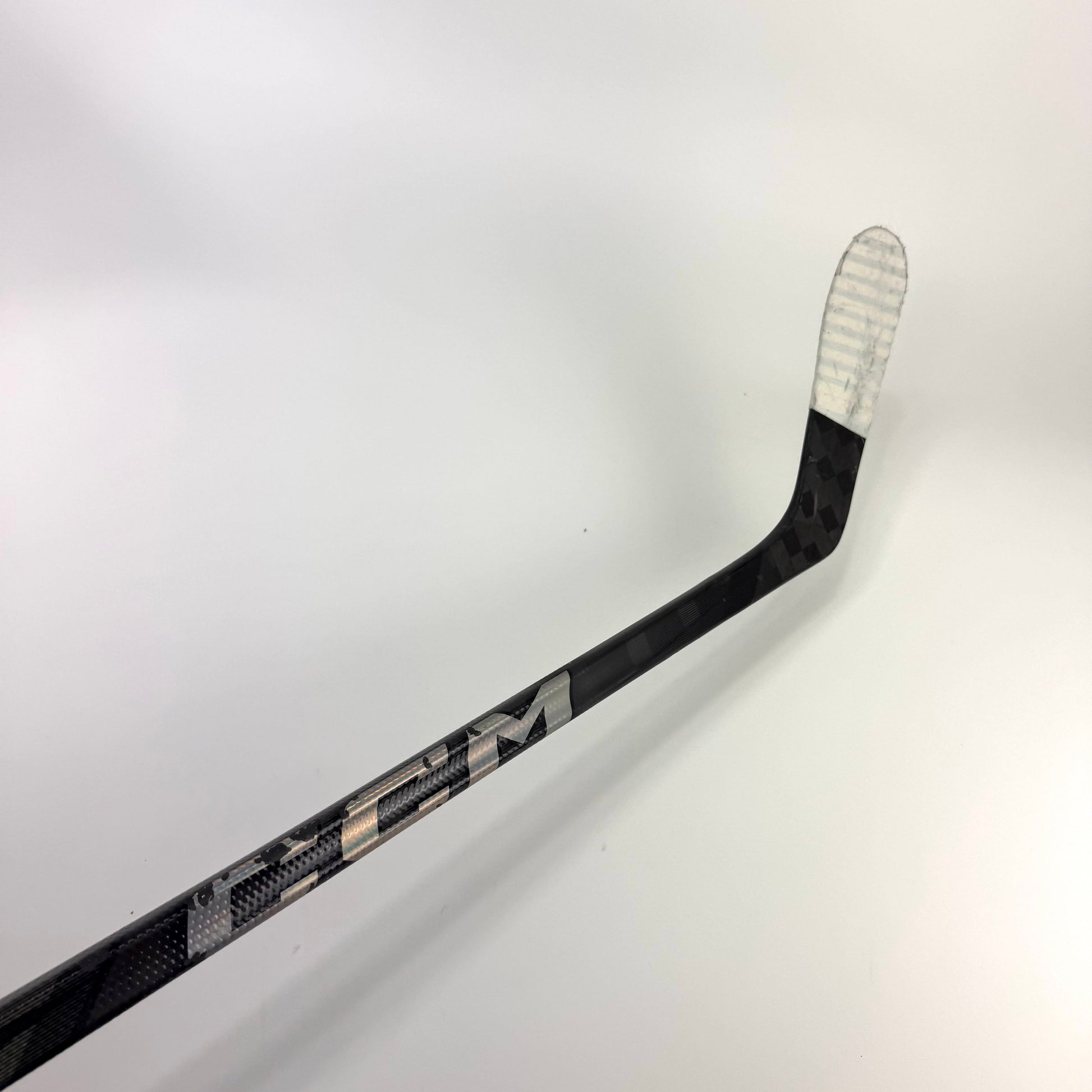 Used Left Black CCM Jetspeed FT7 Pro | 80 Flex P28 Curve Grip | A218 - Top Flight Hockey
