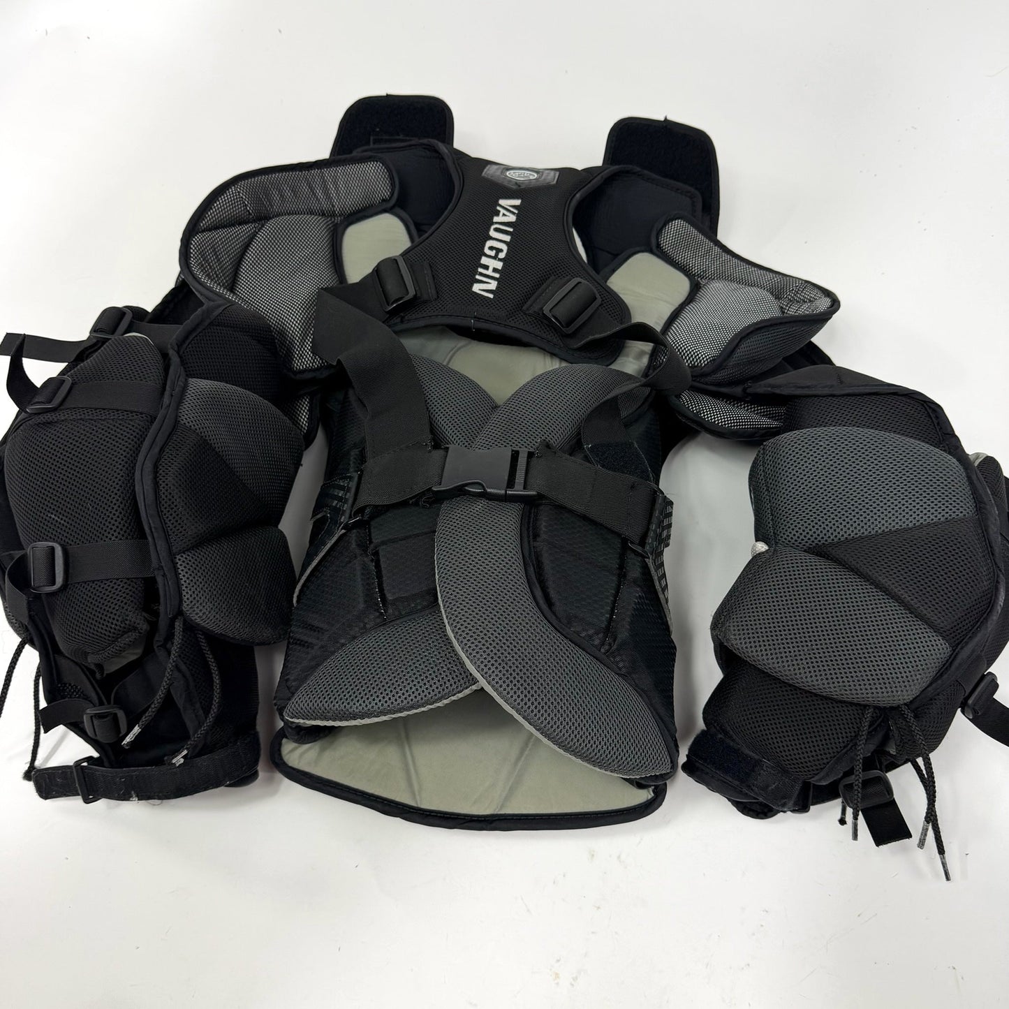 Used Vaughn V9 Pro Carbon Goalie Chest Protector | Senior Medium | AB536
