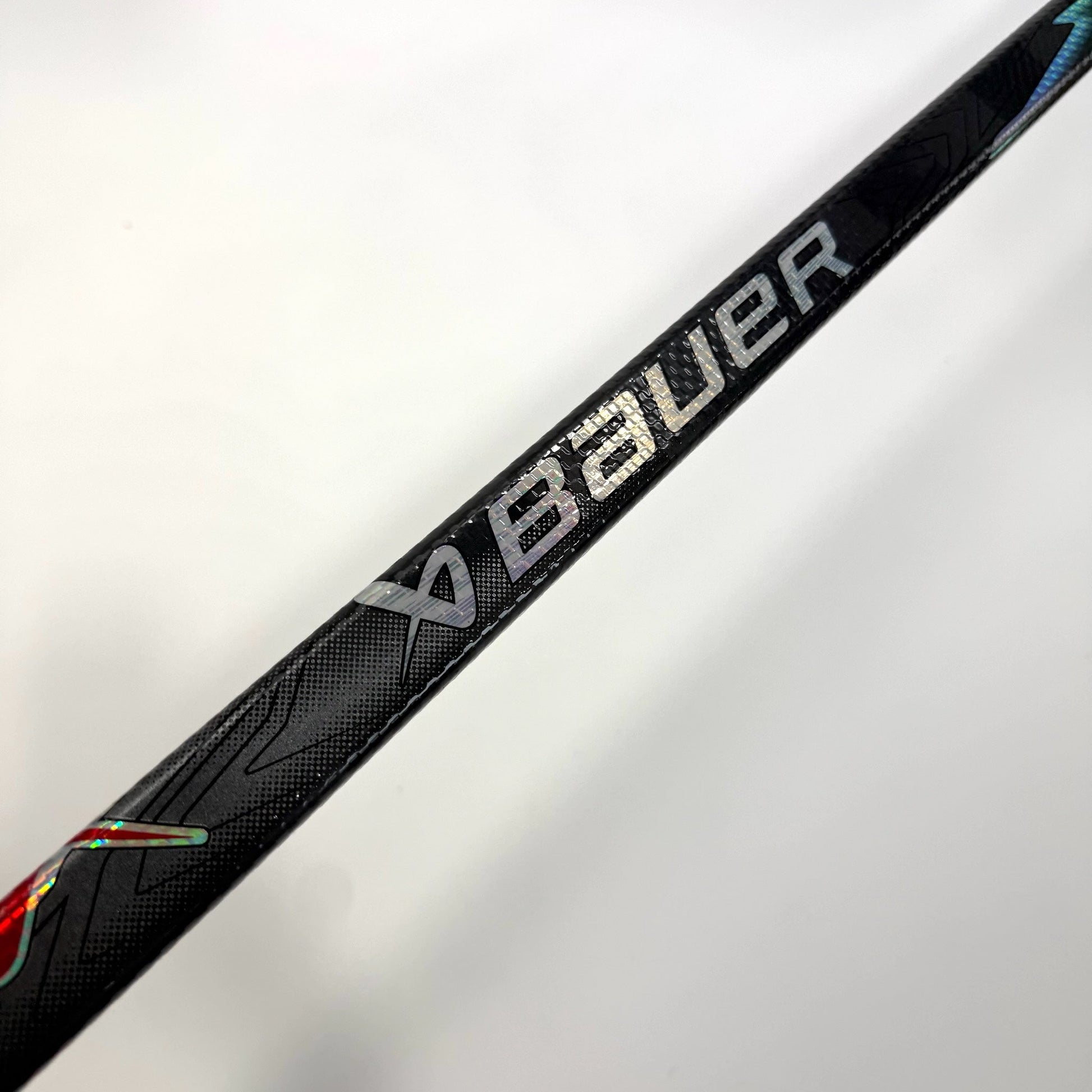 Used Left Red Bauer Vapor Flylite | 70 Flex P28 Curve Grip | BH498 - Top Flight Hockey